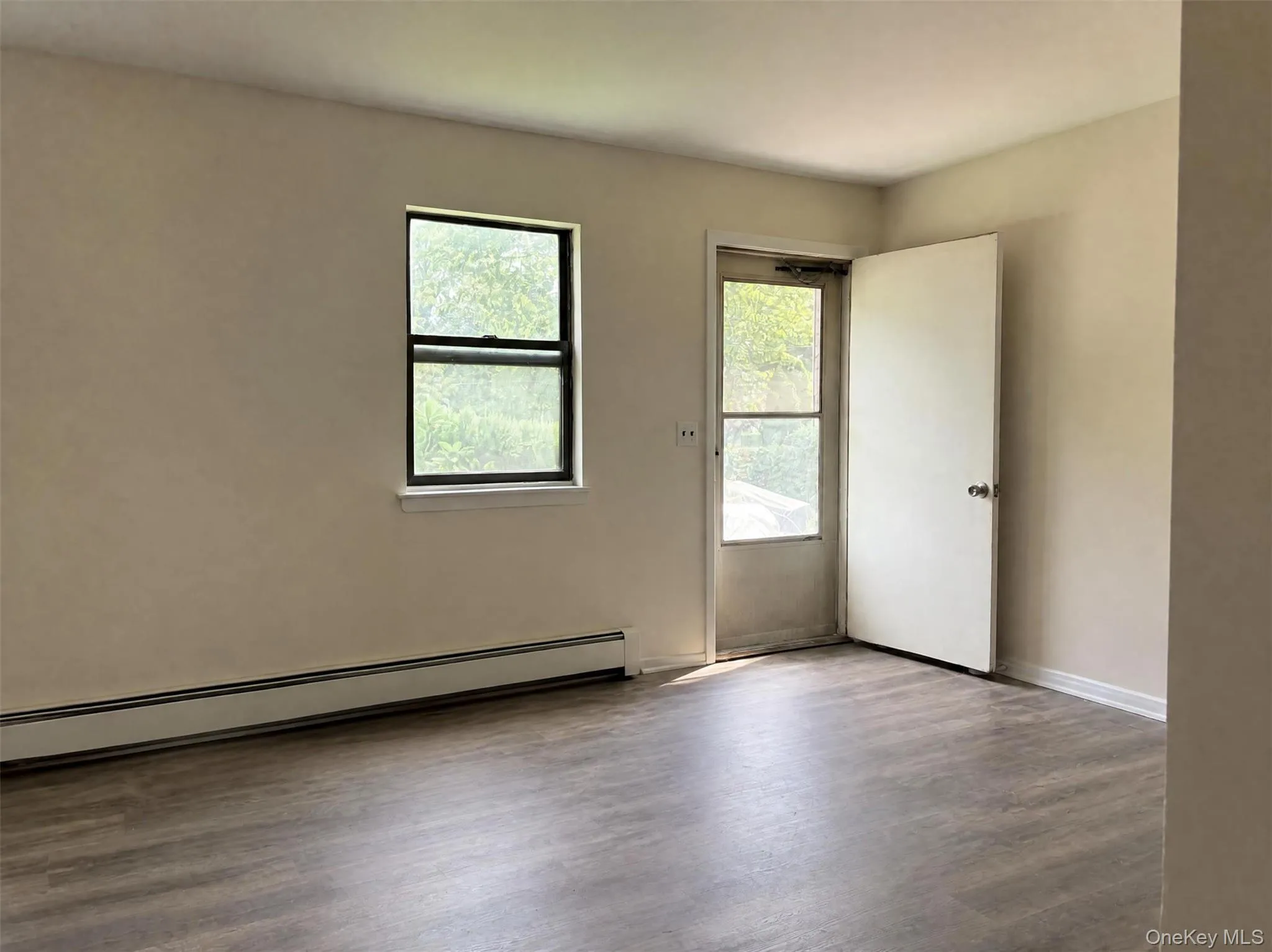 3B Park Manor Court, Glen Cove, NY, 3 Bedrooms Bedrooms, 5 Rooms Rooms,1 BathroomBathrooms,Residential Lease,For Rent,Park Manor,0,1047302 3B Park Manor Court, Glen Cove, NY, 3 Bedrooms Bedrooms, 5 Rooms Rooms,1 BathroomBathrooms,Residential Lease,For Rent,Park Manor,0,1047302