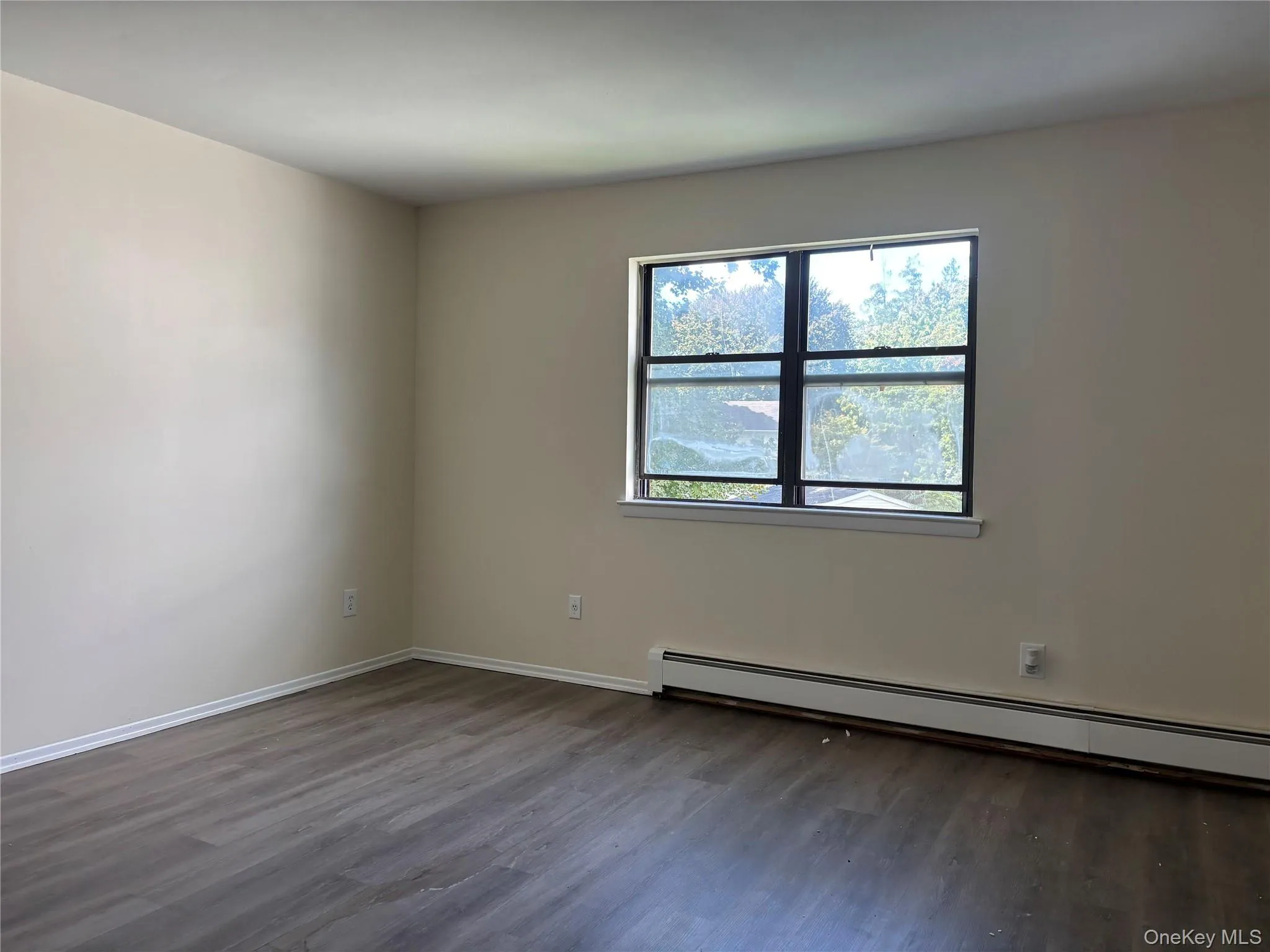 3B Park Manor Court, Glen Cove, NY, 3 Bedrooms Bedrooms, 5 Rooms Rooms,1 BathroomBathrooms,Residential Lease,For Rent,Park Manor,0,1047302 3B Park Manor Court, Glen Cove, NY, 3 Bedrooms Bedrooms, 5 Rooms Rooms,1 BathroomBathrooms,Residential Lease,For Rent,Park Manor,0,1047302