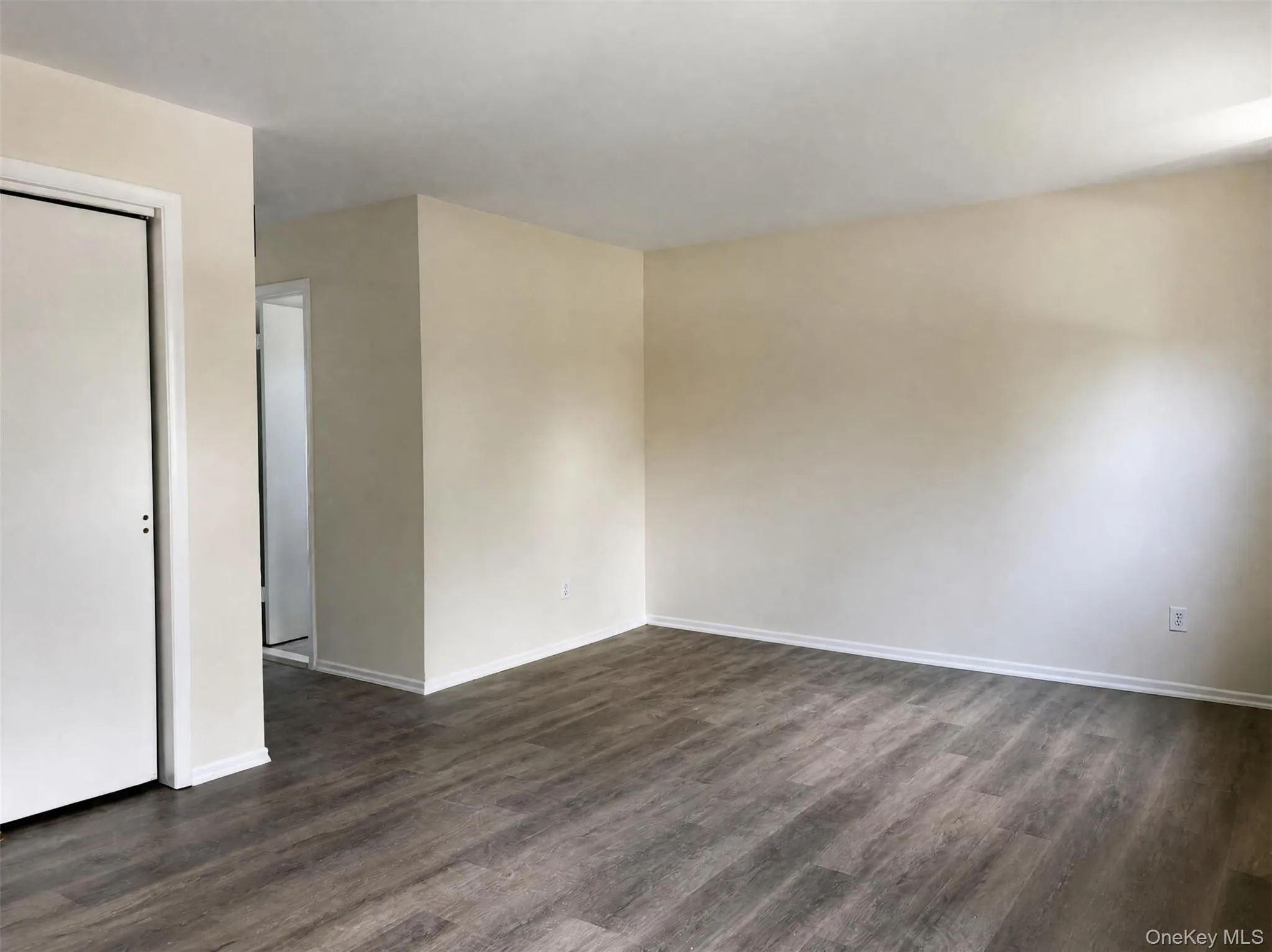 3B Park Manor Court, Glen Cove, NY, 3 Bedrooms Bedrooms, 5 Rooms Rooms,1 BathroomBathrooms,Residential Lease,For Rent,Park Manor,0,1047302 3B Park Manor Court, Glen Cove, NY, 3 Bedrooms Bedrooms, 5 Rooms Rooms,1 BathroomBathrooms,Residential Lease,For Rent,Park Manor,0,1047302