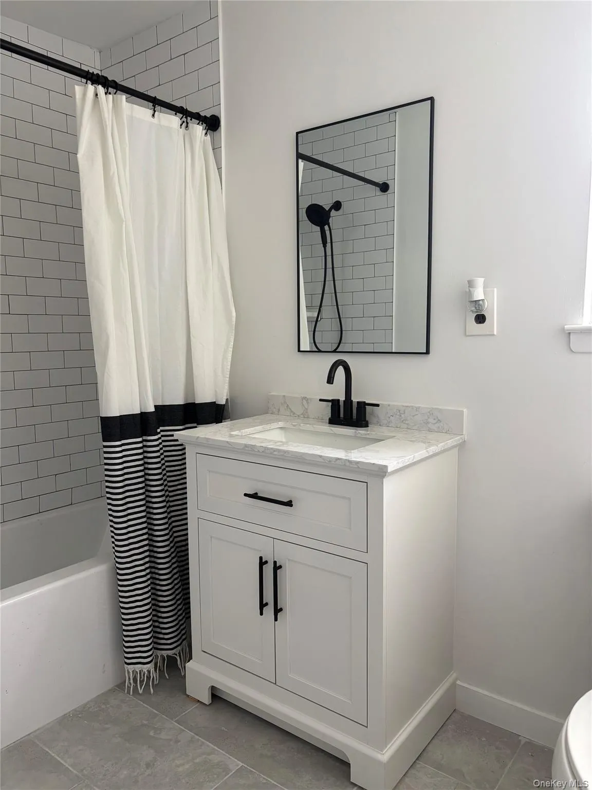3B Park Manor Court, Glen Cove, NY, 3 Bedrooms Bedrooms, 5 Rooms Rooms,1 BathroomBathrooms,Residential Lease,For Rent,Park Manor,0,1047302 3B Park Manor Court, Glen Cove, NY, 3 Bedrooms Bedrooms, 5 Rooms Rooms,1 BathroomBathrooms,Residential Lease,For Rent,Park Manor,0,1047302