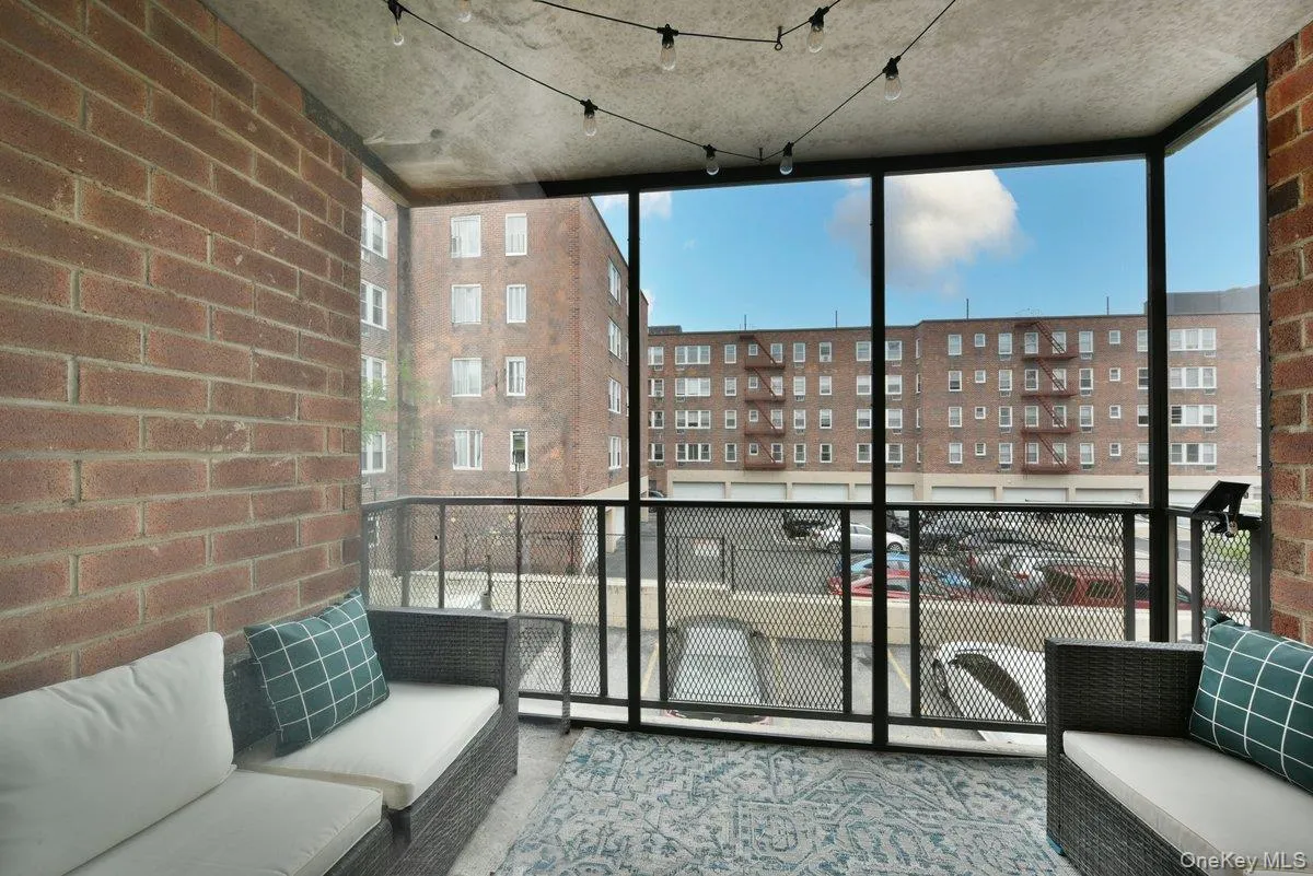 100 Clinton Avenue, Hempstead, NY, 1 Bedroom Bedrooms, 5 Rooms Rooms,1 BathroomBathrooms,Residential,For Rent,Clinton,0,1047303 100 Clinton Avenue, Hempstead, NY, 1 Bedroom Bedrooms, 5 Rooms Rooms,1 BathroomBathrooms,Residential,For Rent,Clinton,0,1047303