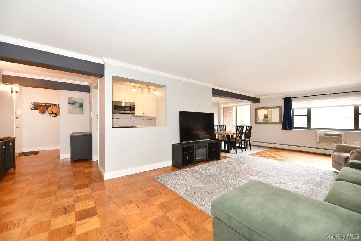100 Clinton Avenue, Hempstead, NY, 1 Bedroom Bedrooms, 5 Rooms Rooms,1 BathroomBathrooms,Residential,For Rent,Clinton,0,1047303 100 Clinton Avenue, Hempstead, NY, 1 Bedroom Bedrooms, 5 Rooms Rooms,1 BathroomBathrooms,Residential,For Rent,Clinton,0,1047303
