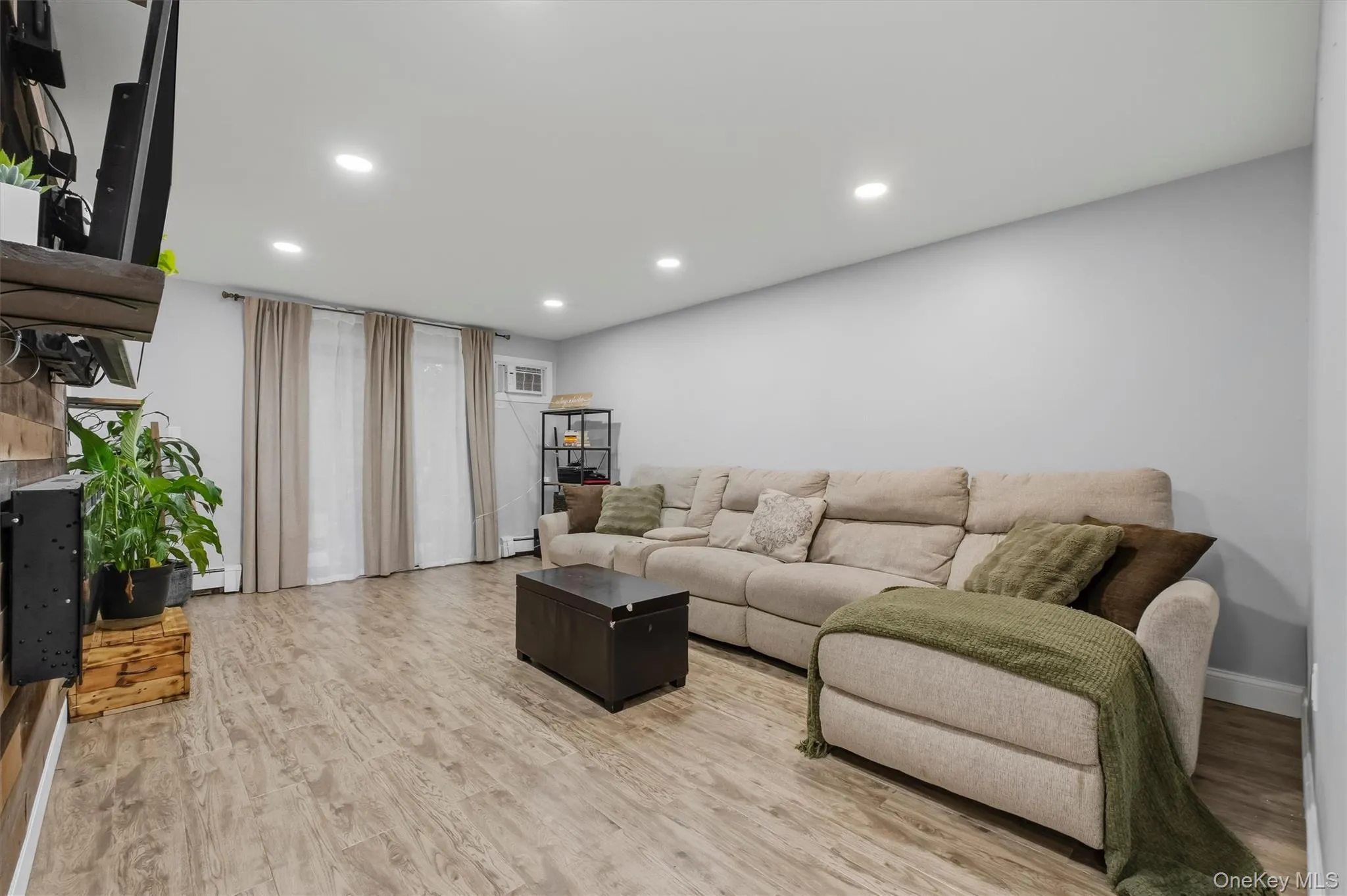 3 Hook Road, Poughkeepsie (town), NY, 2 Bedrooms Bedrooms, 6 Rooms Rooms,1 BathroomBathrooms,Residential,For Rent,Hook,0,1047305 3 Hook Road, Poughkeepsie (town), NY, 2 Bedrooms Bedrooms, 6 Rooms Rooms,1 BathroomBathrooms,Residential,For Rent,Hook,0,1047305