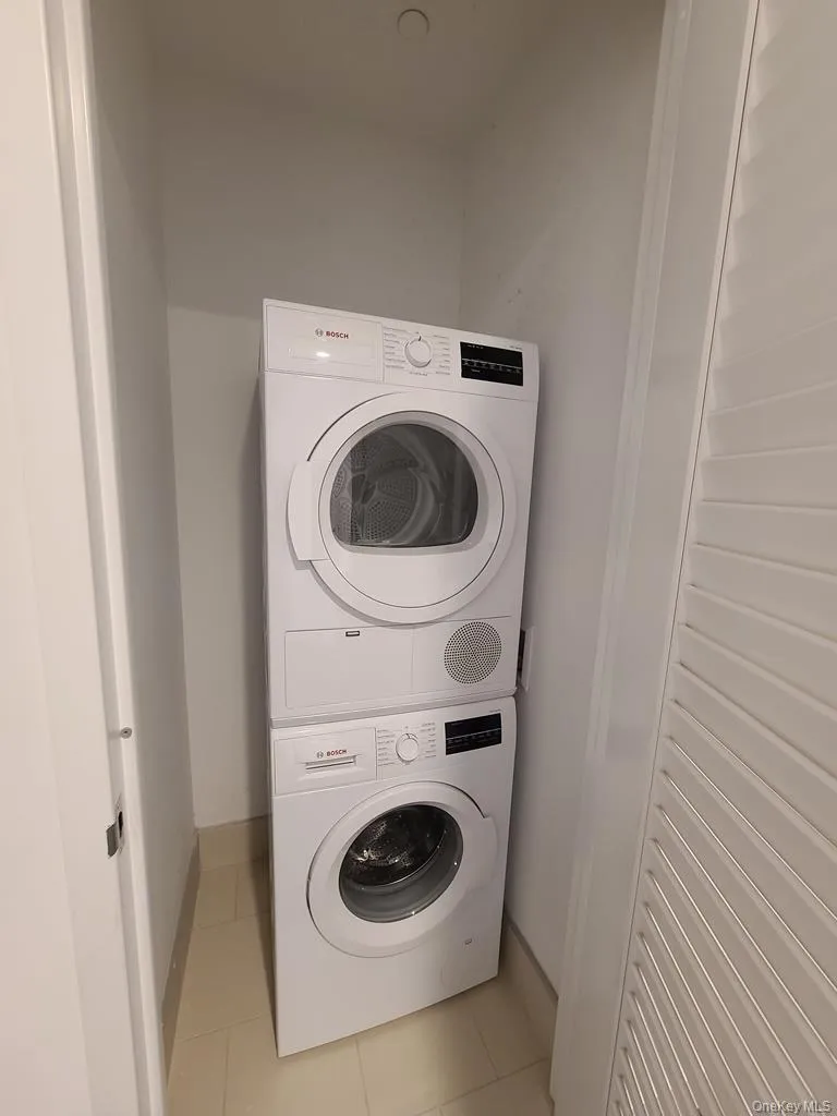131-05 40th Road, New York, NY, 3 Rooms Rooms,1 BathroomBathrooms,Residential Lease,For Rent,40th,0,1047307 131-05 40th Road, New York, NY, 3 Rooms Rooms,1 BathroomBathrooms,Residential Lease,For Rent,40th,0,1047307