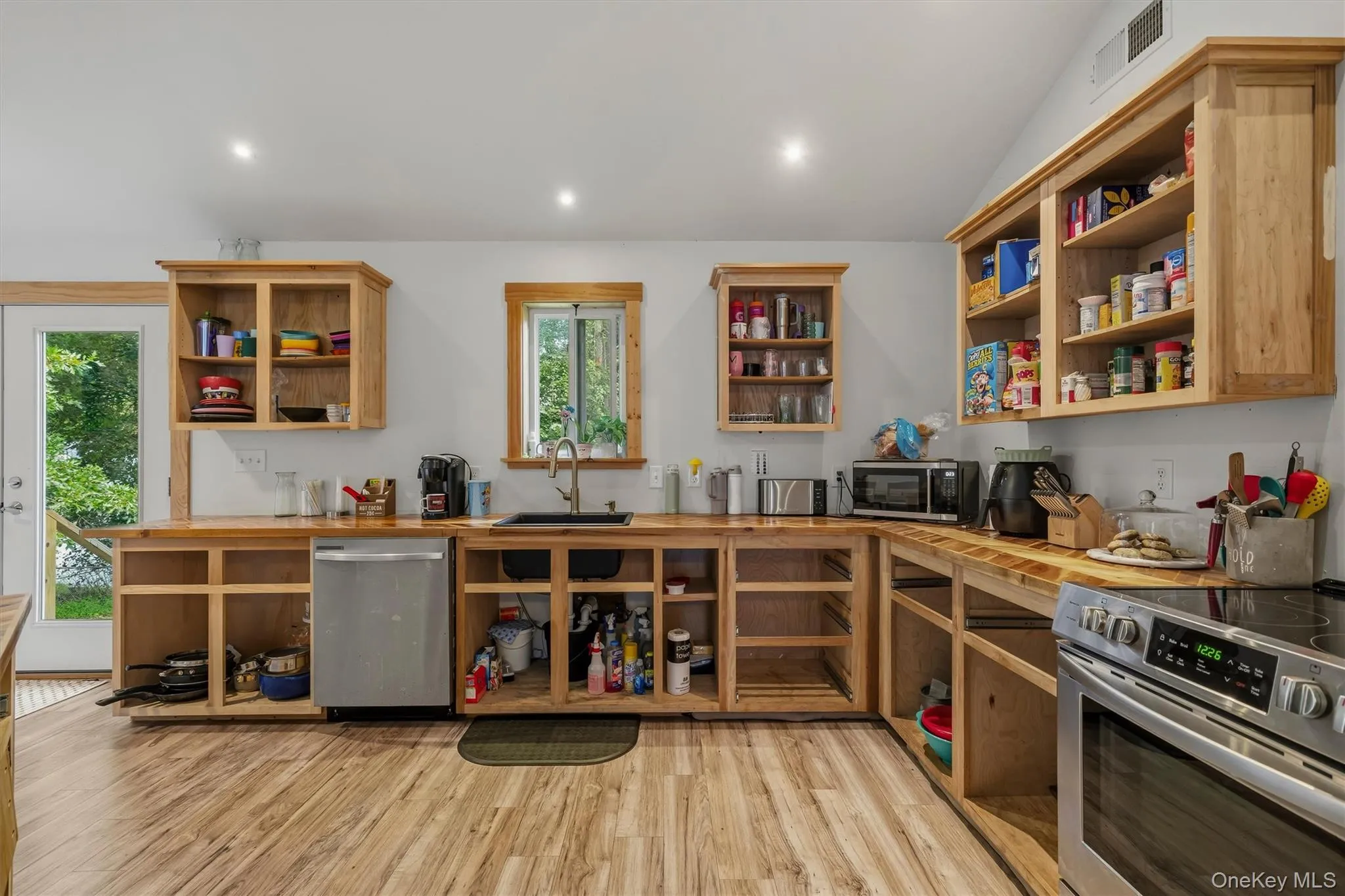 19 Zane Street, Wawarsing, NY, 3 Bedrooms Bedrooms, 5 Rooms Rooms,2 BathroomsBathrooms,Residential,For Rent,Zane,0,1047309 19 Zane Street, Wawarsing, NY, 3 Bedrooms Bedrooms, 5 Rooms Rooms,2 BathroomsBathrooms,Residential,For Rent,Zane,0,1047309