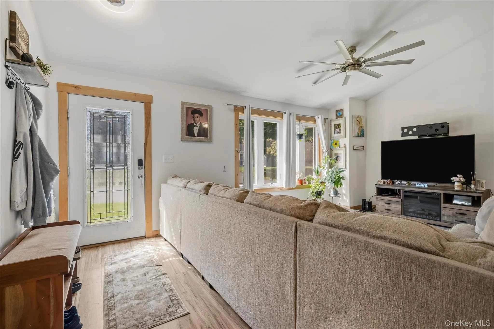 19 Zane Street, Wawarsing, NY, 3 Bedrooms Bedrooms, 5 Rooms Rooms,2 BathroomsBathrooms,Residential,For Rent,Zane,0,1047309 19 Zane Street, Wawarsing, NY, 3 Bedrooms Bedrooms, 5 Rooms Rooms,2 BathroomsBathrooms,Residential,For Rent,Zane,0,1047309
