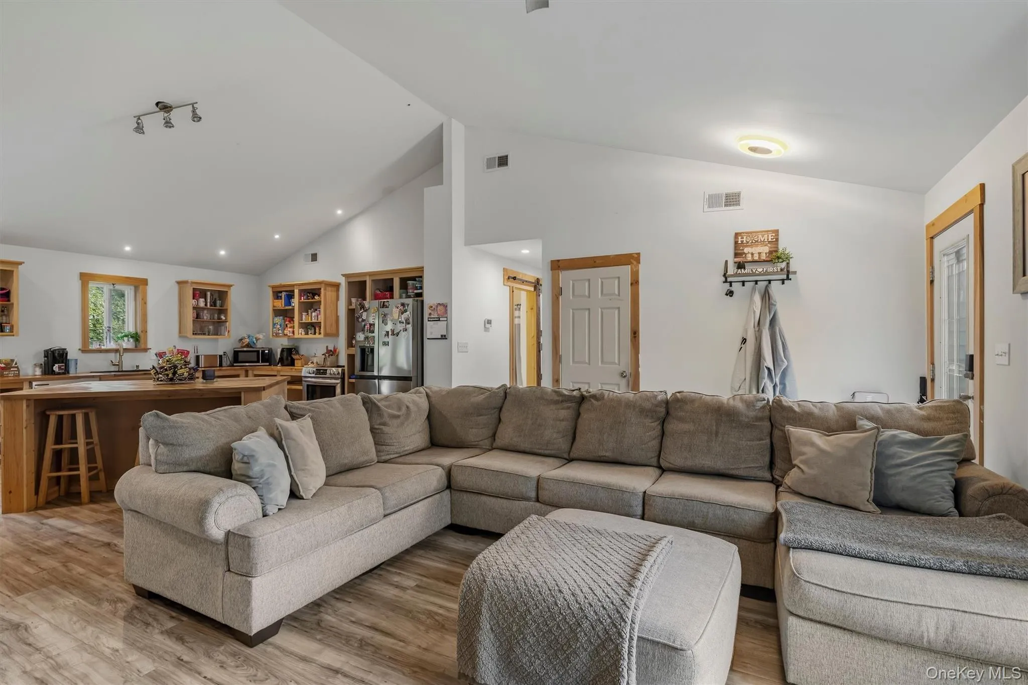 19 Zane Street, Wawarsing, NY, 3 Bedrooms Bedrooms, 5 Rooms Rooms,2 BathroomsBathrooms,Residential,For Rent,Zane,0,1047309 19 Zane Street, Wawarsing, NY, 3 Bedrooms Bedrooms, 5 Rooms Rooms,2 BathroomsBathrooms,Residential,For Rent,Zane,0,1047309