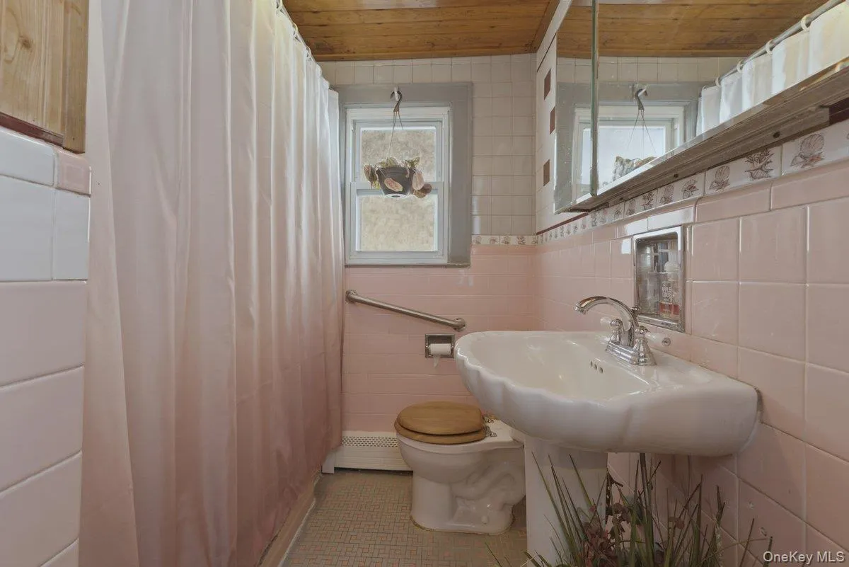 99 Virginia Avenue, Long Beach, NY, 3 Bedrooms Bedrooms, 6 Rooms Rooms,2 BathroomsBathrooms,Residential,For Rent,Virginia,0,1047315 99 Virginia Avenue, Long Beach, NY, 3 Bedrooms Bedrooms, 6 Rooms Rooms,2 BathroomsBathrooms,Residential,For Rent,Virginia,0,1047315