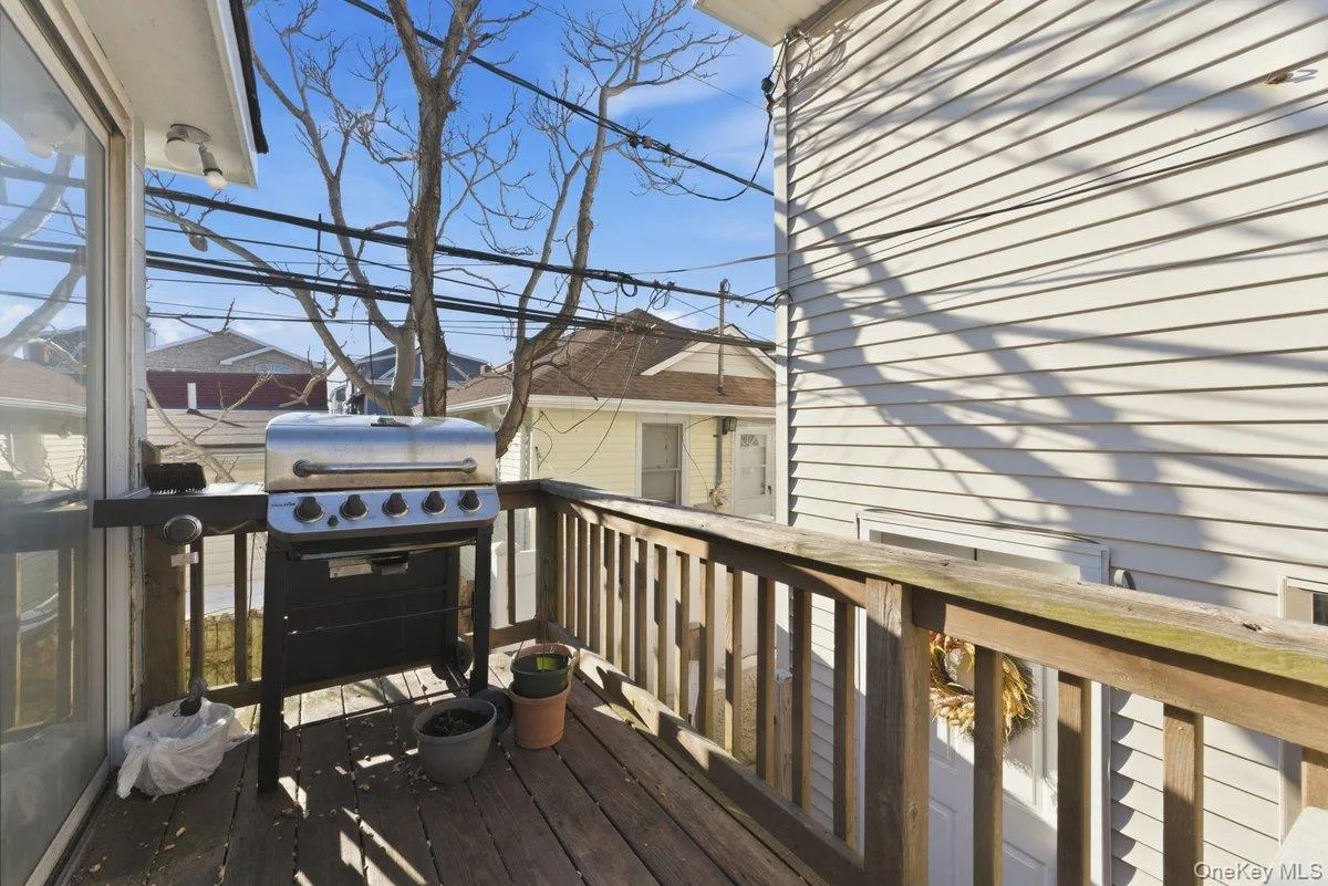 99 Virginia Avenue, Long Beach, NY, 3 Bedrooms Bedrooms, 6 Rooms Rooms,2 BathroomsBathrooms,Residential,For Rent,Virginia,0,1047315 99 Virginia Avenue, Long Beach, NY, 3 Bedrooms Bedrooms, 6 Rooms Rooms,2 BathroomsBathrooms,Residential,For Rent,Virginia,0,1047315