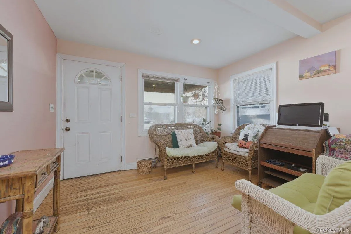 99 Virginia Avenue, Long Beach, NY, 3 Bedrooms Bedrooms, 6 Rooms Rooms,2 BathroomsBathrooms,Residential,For Rent,Virginia,0,1047315 99 Virginia Avenue, Long Beach, NY, 3 Bedrooms Bedrooms, 6 Rooms Rooms,2 BathroomsBathrooms,Residential,For Rent,Virginia,0,1047315
