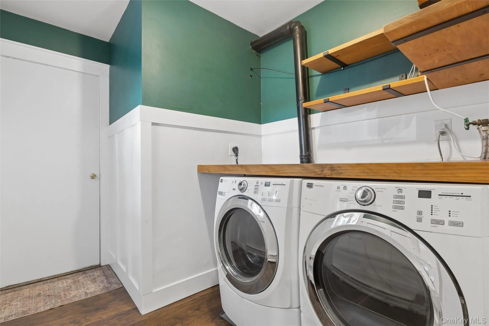 26 Avenue D, Islip, NY, 4 Bedrooms Bedrooms, 8 Rooms Rooms,2 BathroomsBathrooms,Residential,For Rent,Avenue D,0,1047322 26 Avenue D, Islip, NY, 4 Bedrooms Bedrooms, 8 Rooms Rooms,2 BathroomsBathrooms,Residential,For Rent,Avenue D,0,1047322