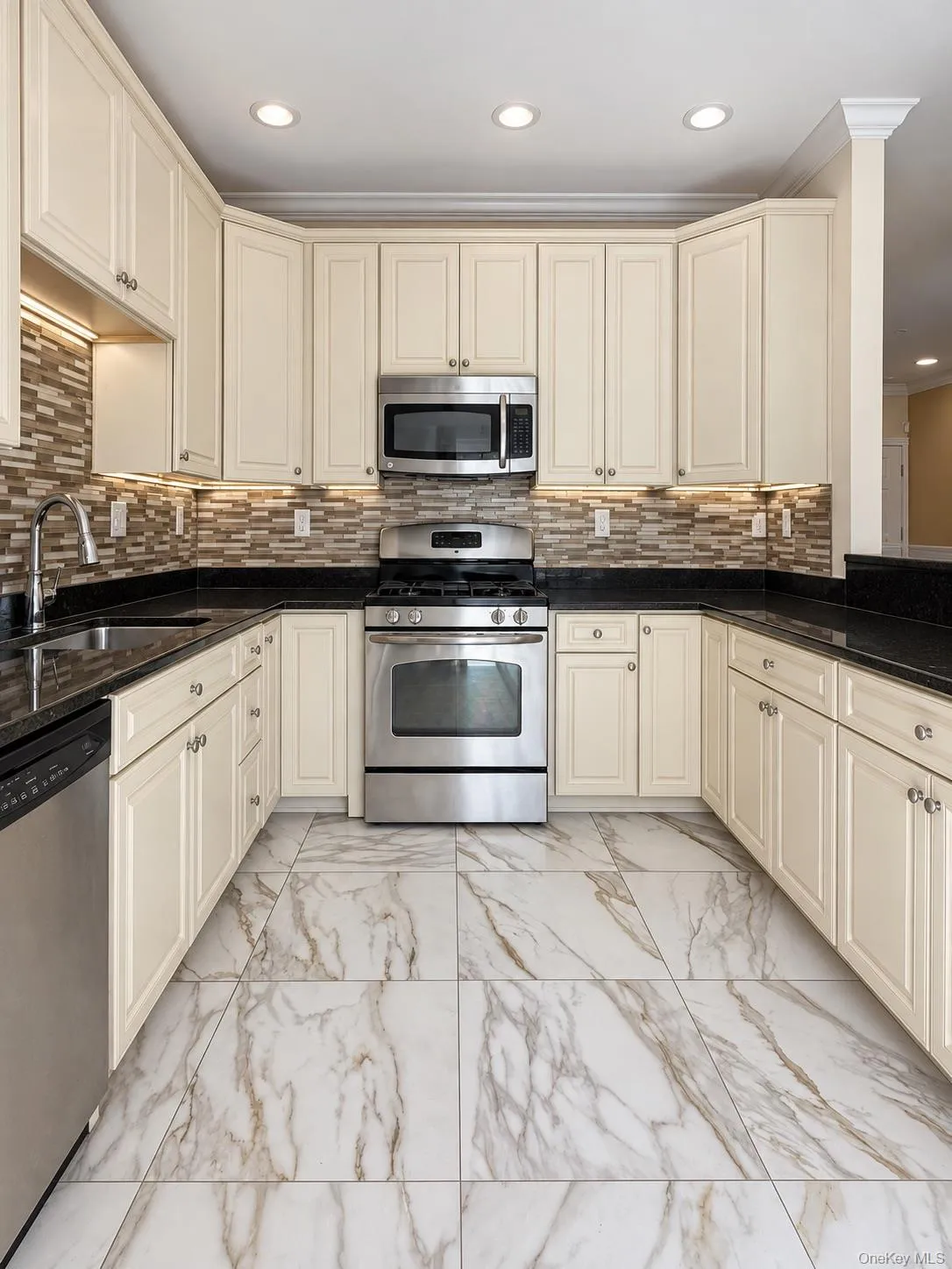 1115 Balsam Drive, New Windsor, NY, 2 Bedrooms Bedrooms, 4 Rooms Rooms,3 BathroomsBathrooms,Residential Lease,For Rent,Balsam,0,1047323 1115 Balsam Drive, New Windsor, NY, 2 Bedrooms Bedrooms, 4 Rooms Rooms,3 BathroomsBathrooms,Residential Lease,For Rent,Balsam,0,1047323