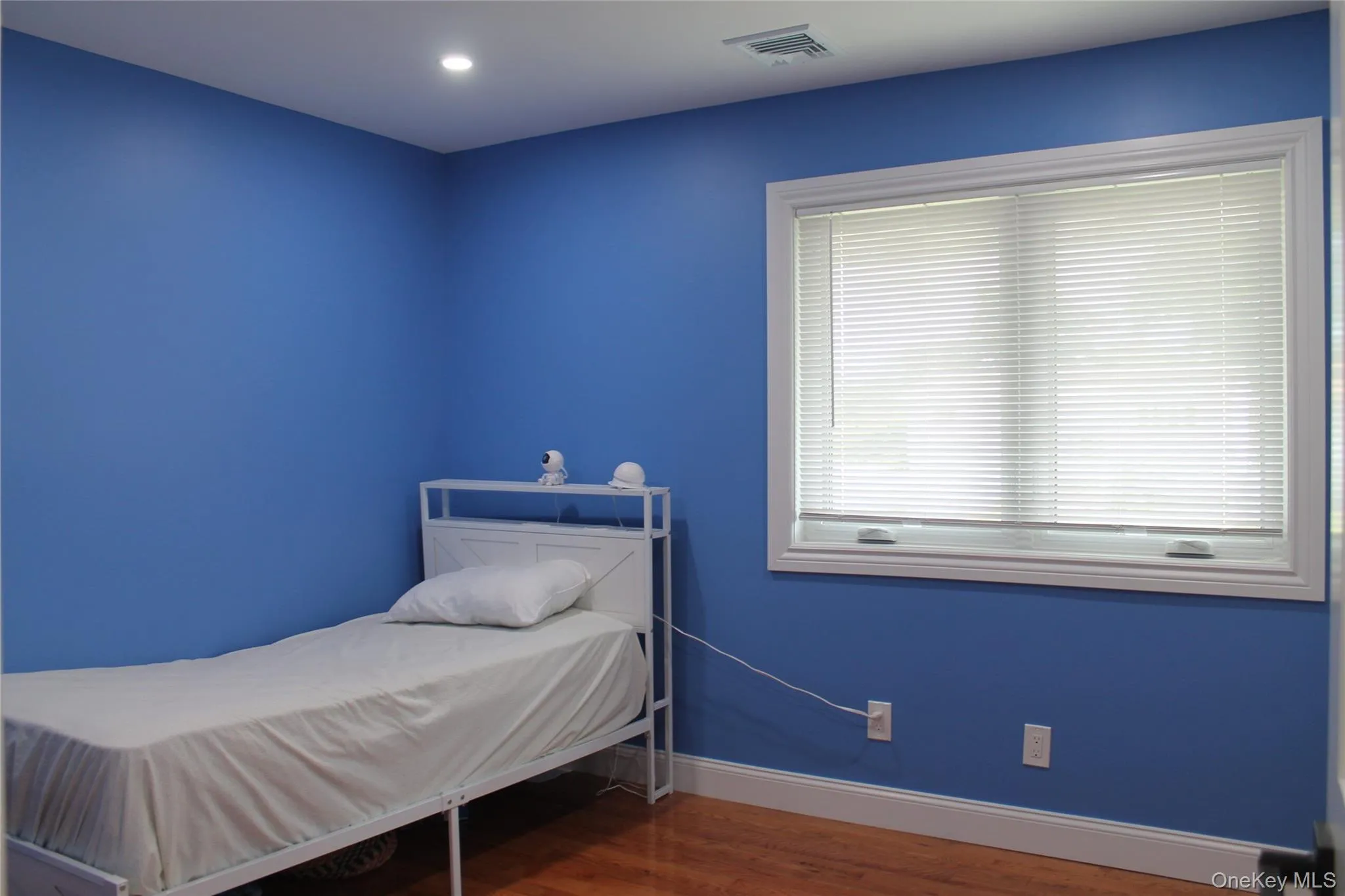 529 Spur Drive, Islip, NY, 6 Bedrooms Bedrooms, 9 Rooms Rooms,3 BathroomsBathrooms,Residential,For Rent,Spur,0,1047326 529 Spur Drive, Islip, NY, 6 Bedrooms Bedrooms, 9 Rooms Rooms,3 BathroomsBathrooms,Residential,For Rent,Spur,0,1047326