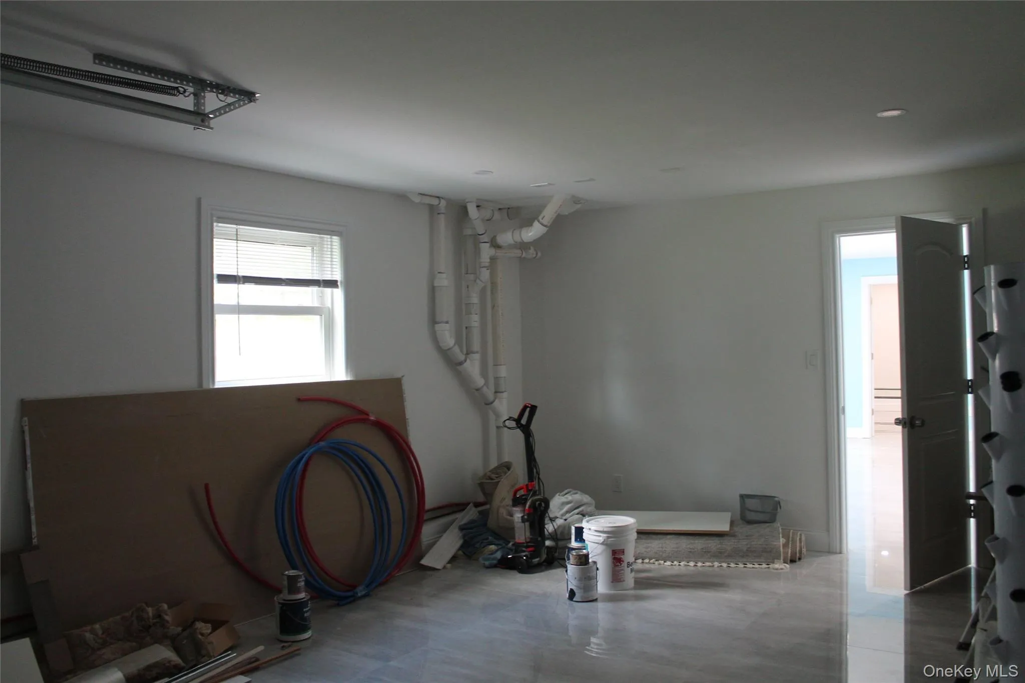 529 Spur Drive, Islip, NY, 6 Bedrooms Bedrooms, 9 Rooms Rooms,3 BathroomsBathrooms,Residential,For Rent,Spur,0,1047326 529 Spur Drive, Islip, NY, 6 Bedrooms Bedrooms, 9 Rooms Rooms,3 BathroomsBathrooms,Residential,For Rent,Spur,0,1047326