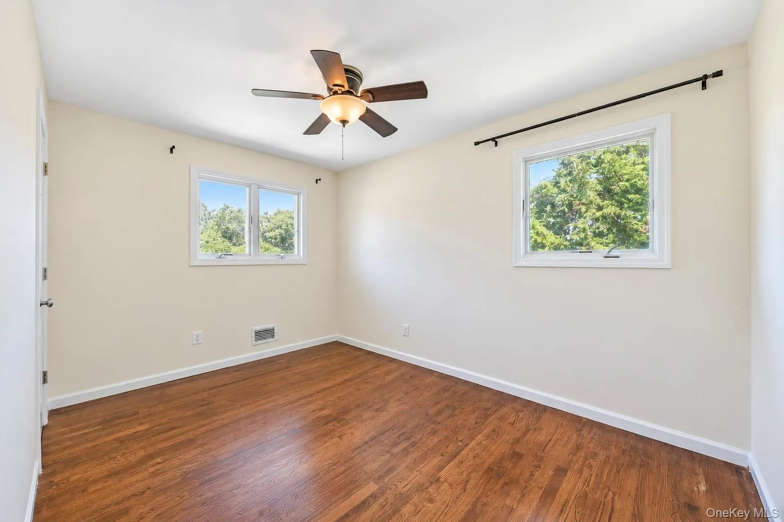 201 Smithtown Polk Boulevard, Brookhaven, NY, 5 Bedrooms Bedrooms, 8 Rooms Rooms,2 BathroomsBathrooms,Residential,For Rent,Smithtown Polk,0,1047339 201 Smithtown Polk Boulevard, Brookhaven, NY, 5 Bedrooms Bedrooms, 8 Rooms Rooms,2 BathroomsBathrooms,Residential,For Rent,Smithtown Polk,0,1047339