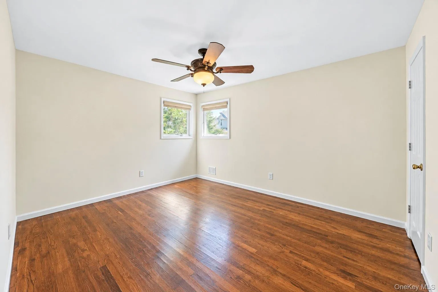 201 Smithtown Polk Boulevard, Brookhaven, NY, 5 Bedrooms Bedrooms, 8 Rooms Rooms,2 BathroomsBathrooms,Residential,For Rent,Smithtown Polk,0,1047339 201 Smithtown Polk Boulevard, Brookhaven, NY, 5 Bedrooms Bedrooms, 8 Rooms Rooms,2 BathroomsBathrooms,Residential,For Rent,Smithtown Polk,0,1047339