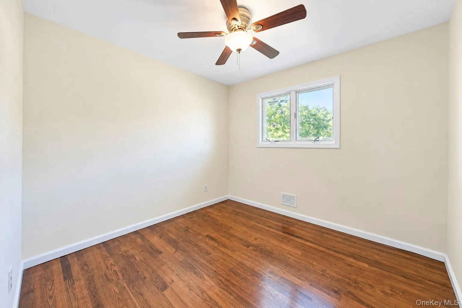 201 Smithtown Polk Boulevard, Brookhaven, NY, 5 Bedrooms Bedrooms, 8 Rooms Rooms,2 BathroomsBathrooms,Residential,For Rent,Smithtown Polk,0,1047339 201 Smithtown Polk Boulevard, Brookhaven, NY, 5 Bedrooms Bedrooms, 8 Rooms Rooms,2 BathroomsBathrooms,Residential,For Rent,Smithtown Polk,0,1047339