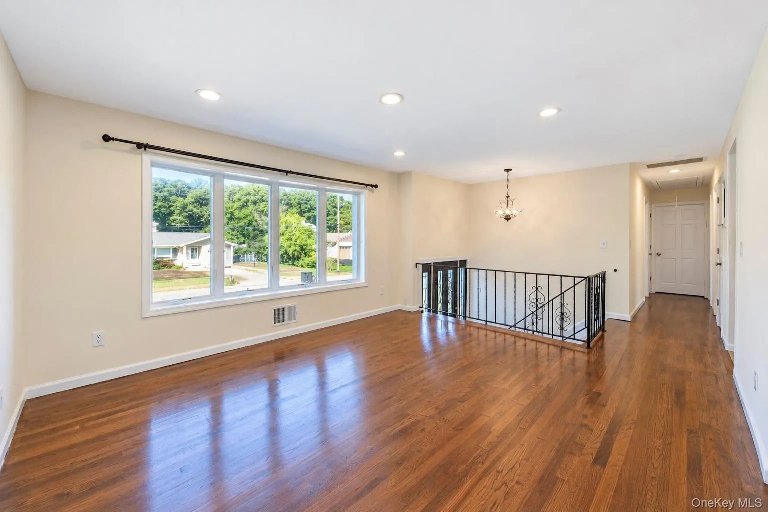 201 Smithtown Polk Boulevard, Brookhaven, NY, 5 Bedrooms Bedrooms, 8 Rooms Rooms,2 BathroomsBathrooms,Residential,For Rent,Smithtown Polk,0,1047339 201 Smithtown Polk Boulevard, Brookhaven, NY, 5 Bedrooms Bedrooms, 8 Rooms Rooms,2 BathroomsBathrooms,Residential,For Rent,Smithtown Polk,0,1047339