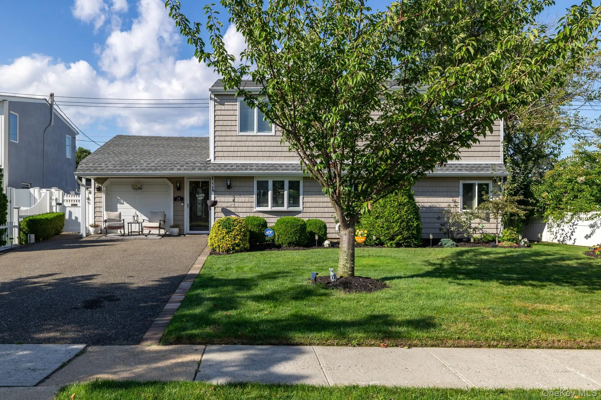 35 Magpie Lane, Hempstead, NY, 5 Bedrooms Bedrooms, 9 Rooms Rooms,2 BathroomsBathrooms,Residential,For Rent,Magpie,0,1047344 35 Magpie Lane, Hempstead, NY, 5 Bedrooms Bedrooms, 9 Rooms Rooms,2 BathroomsBathrooms,Residential,For Rent,Magpie,0,1047344