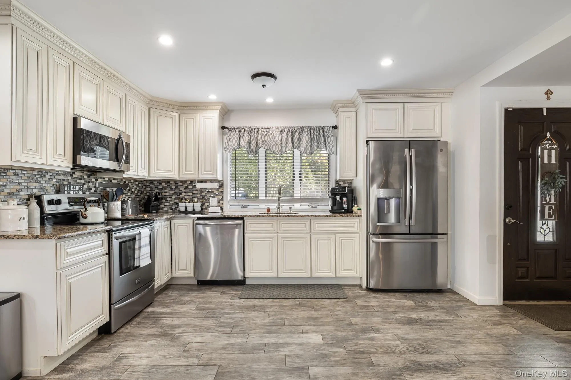 35 Magpie Lane, Hempstead, NY, 5 Bedrooms Bedrooms, 9 Rooms Rooms,2 BathroomsBathrooms,Residential,For Rent,Magpie,0,1047344 35 Magpie Lane, Hempstead, NY, 5 Bedrooms Bedrooms, 9 Rooms Rooms,2 BathroomsBathrooms,Residential,For Rent,Magpie,0,1047344