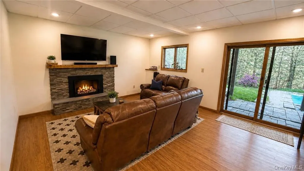 212 Meeker Road, Vestal, NY, 4 Bedrooms Bedrooms, 8 Rooms Rooms,3 BathroomsBathrooms,Residential,For Rent,Meeker,0,1047346 212 Meeker Road, Vestal, NY, 4 Bedrooms Bedrooms, 8 Rooms Rooms,3 BathroomsBathrooms,Residential,For Rent,Meeker,0,1047346