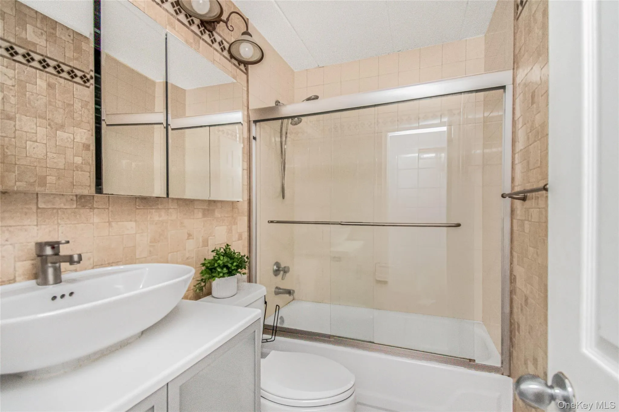 3220 Fairfield Avenue, New York, NY, 1 Bedroom Bedrooms, 3 Rooms Rooms,1 BathroomBathrooms,Residential,For Rent,Fairfield,0,1047347 3220 Fairfield Avenue, New York, NY, 1 Bedroom Bedrooms, 3 Rooms Rooms,1 BathroomBathrooms,Residential,For Rent,Fairfield,0,1047347