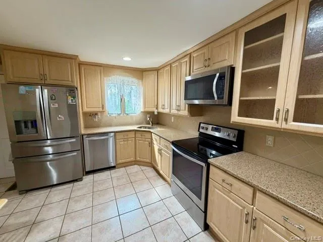 9 Jersey Street, Babylon, NY, 6 Bedrooms Bedrooms, 10 Rooms Rooms,5 BathroomsBathrooms,Residential,For Rent,Jersey,0,1047348 9 Jersey Street, Babylon, NY, 6 Bedrooms Bedrooms, 10 Rooms Rooms,5 BathroomsBathrooms,Residential,For Rent,Jersey,0,1047348