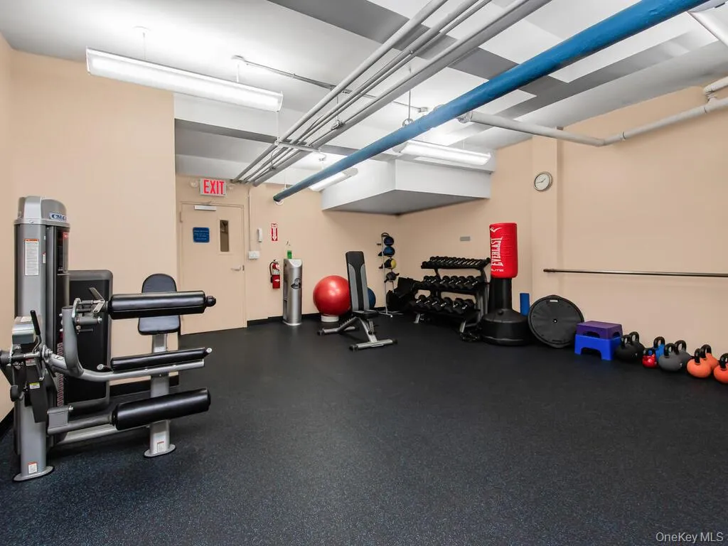 2550 Independence Avenue, New York, NY, 1 Bedroom Bedrooms, 3 Rooms Rooms,1 BathroomBathrooms,Residential,For Rent,Independence,0,1047351 2550 Independence Avenue, New York, NY, 1 Bedroom Bedrooms, 3 Rooms Rooms,1 BathroomBathrooms,Residential,For Rent,Independence,0,1047351
