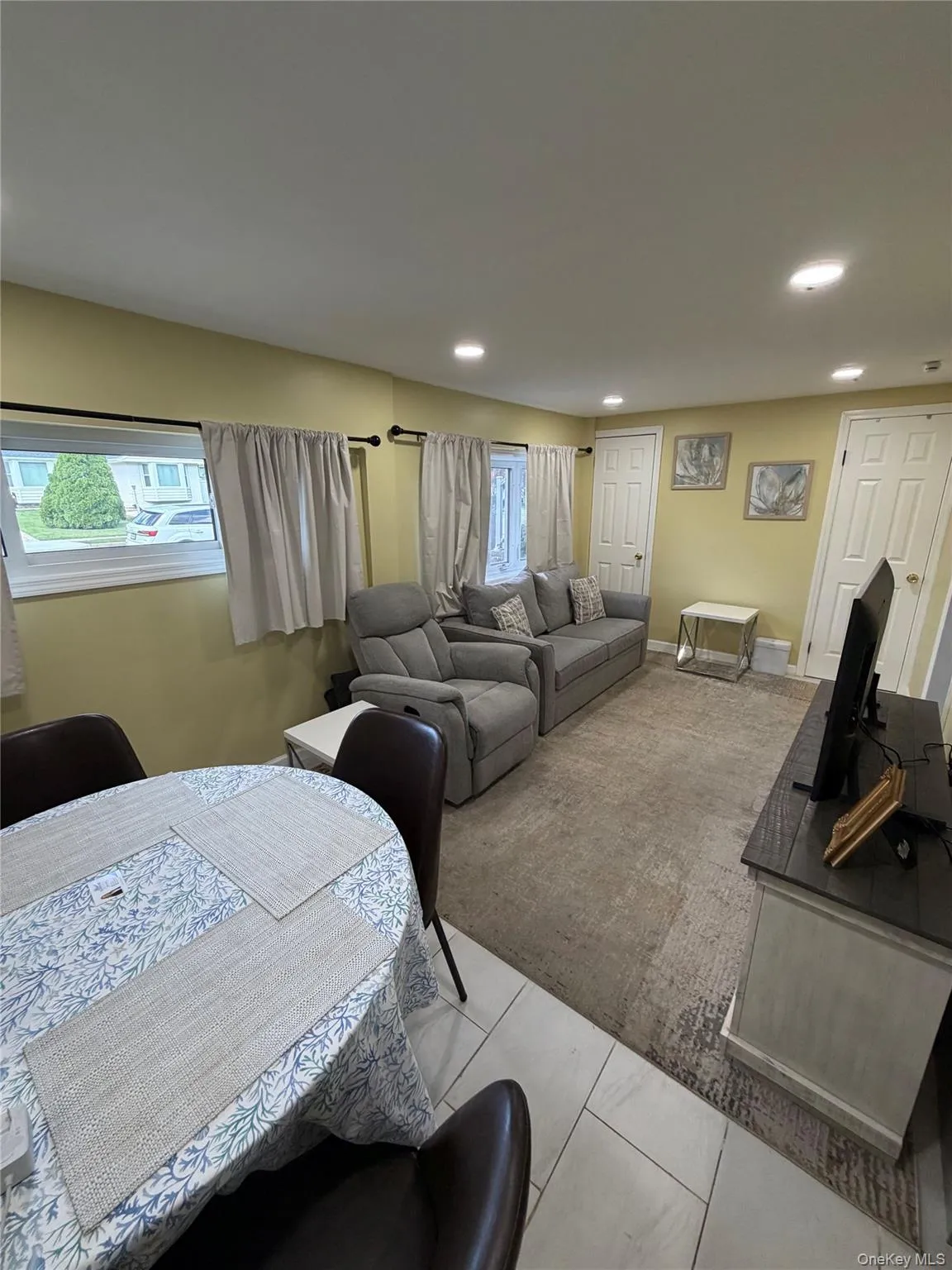 22 Sunburst Drive, Babylon, NY, 1 Bedroom Bedrooms, 4 Rooms Rooms,1 BathroomBathrooms,Residential Lease,For Rent,Sunburst,0,1047353 22 Sunburst Drive, Babylon, NY, 1 Bedroom Bedrooms, 4 Rooms Rooms,1 BathroomBathrooms,Residential Lease,For Rent,Sunburst,0,1047353