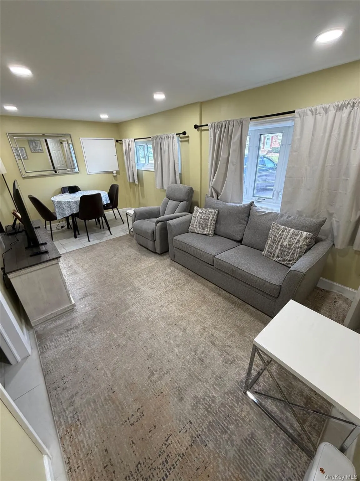 22 Sunburst Drive, Babylon, NY, 1 Bedroom Bedrooms, 4 Rooms Rooms,1 BathroomBathrooms,Residential Lease,For Rent,Sunburst,0,1047353 22 Sunburst Drive, Babylon, NY, 1 Bedroom Bedrooms, 4 Rooms Rooms,1 BathroomBathrooms,Residential Lease,For Rent,Sunburst,0,1047353