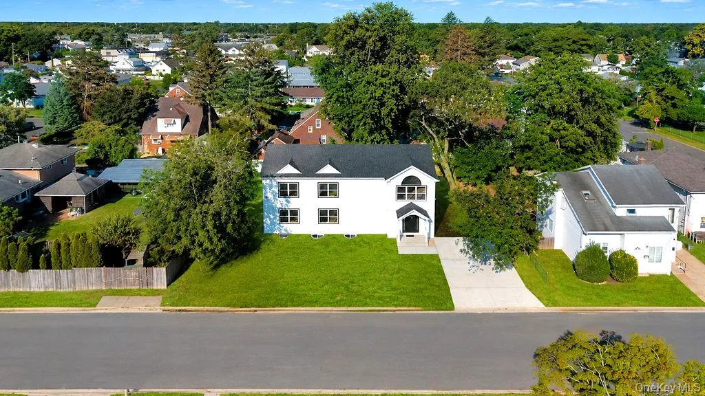 171 FERRARIS Street, Babylon, NY, 6 Bedrooms Bedrooms, 15 Rooms Rooms,5 BathroomsBathrooms,Residential,For Rent,FERRARIS,0,1047354 171 FERRARIS Street, Babylon, NY, 6 Bedrooms Bedrooms, 15 Rooms Rooms,5 BathroomsBathrooms,Residential,For Rent,FERRARIS,0,1047354