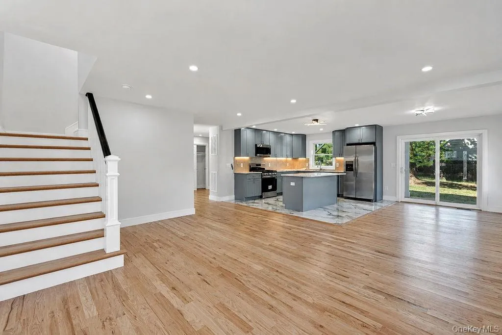 171 FERRARIS Street, Babylon, NY, 6 Bedrooms Bedrooms, 15 Rooms Rooms,5 BathroomsBathrooms,Residential,For Rent,FERRARIS,0,1047354 171 FERRARIS Street, Babylon, NY, 6 Bedrooms Bedrooms, 15 Rooms Rooms,5 BathroomsBathrooms,Residential,For Rent,FERRARIS,0,1047354