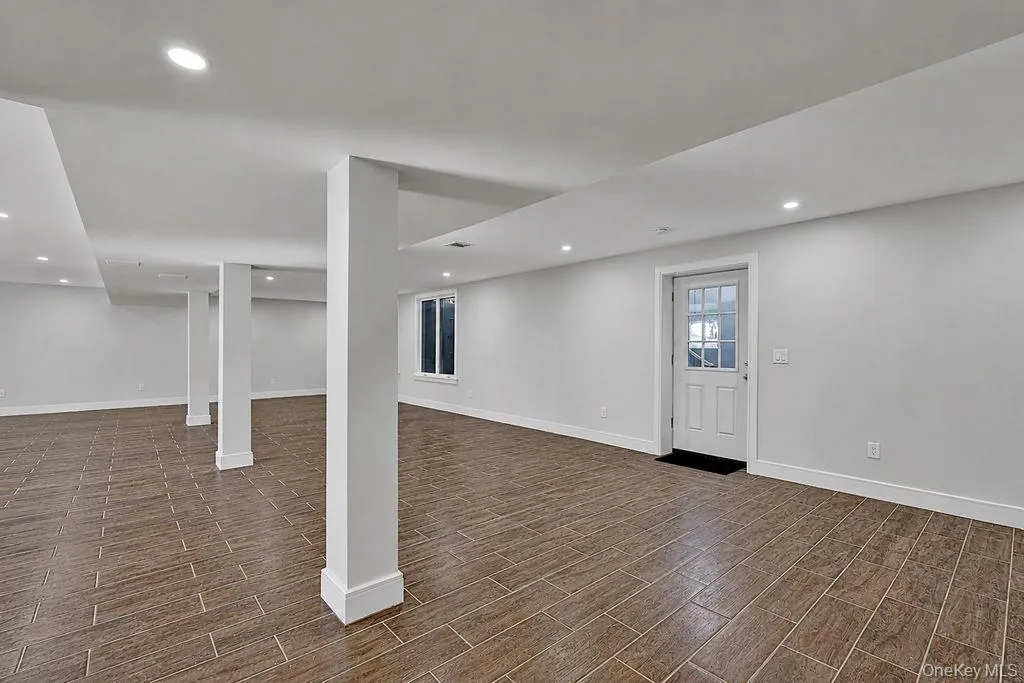 171 FERRARIS Street, Babylon, NY, 6 Bedrooms Bedrooms, 15 Rooms Rooms,5 BathroomsBathrooms,Residential,For Rent,FERRARIS,0,1047354 171 FERRARIS Street, Babylon, NY, 6 Bedrooms Bedrooms, 15 Rooms Rooms,5 BathroomsBathrooms,Residential,For Rent,FERRARIS,0,1047354