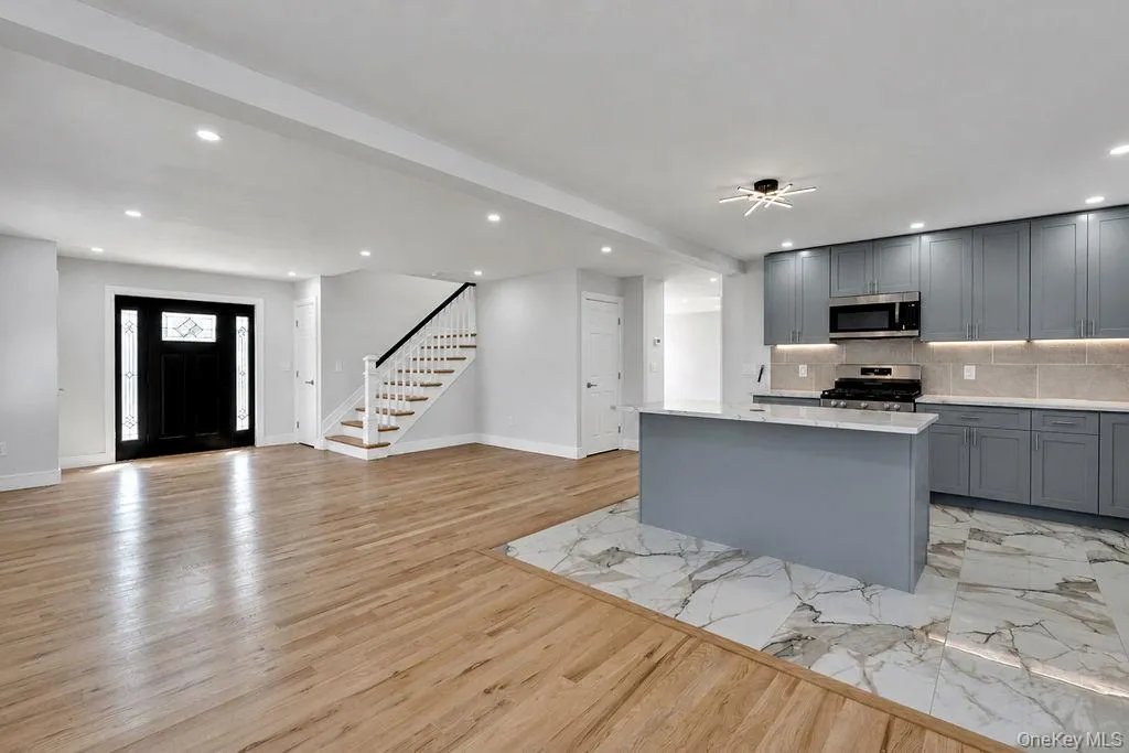 171 FERRARIS Street, Babylon, NY, 6 Bedrooms Bedrooms, 15 Rooms Rooms,5 BathroomsBathrooms,Residential,For Rent,FERRARIS,0,1047354 171 FERRARIS Street, Babylon, NY, 6 Bedrooms Bedrooms, 15 Rooms Rooms,5 BathroomsBathrooms,Residential,For Rent,FERRARIS,0,1047354