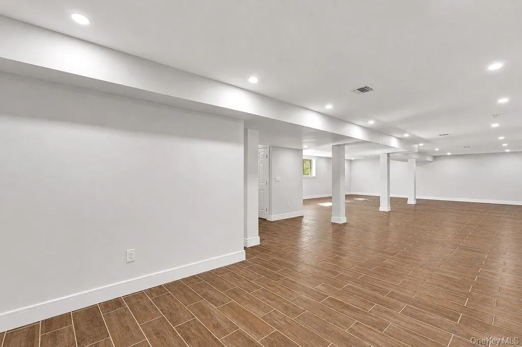 171 FERRARIS Street, Babylon, NY, 6 Bedrooms Bedrooms, 15 Rooms Rooms,5 BathroomsBathrooms,Residential,For Rent,FERRARIS,0,1047354 171 FERRARIS Street, Babylon, NY, 6 Bedrooms Bedrooms, 15 Rooms Rooms,5 BathroomsBathrooms,Residential,For Rent,FERRARIS,0,1047354