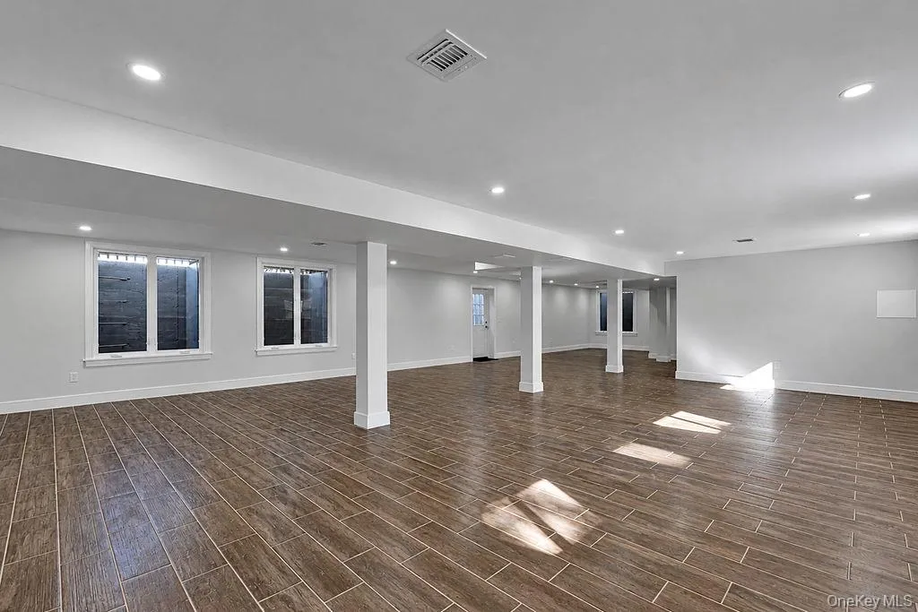 171 FERRARIS Street, Babylon, NY, 6 Bedrooms Bedrooms, 15 Rooms Rooms,5 BathroomsBathrooms,Residential,For Rent,FERRARIS,0,1047354 171 FERRARIS Street, Babylon, NY, 6 Bedrooms Bedrooms, 15 Rooms Rooms,5 BathroomsBathrooms,Residential,For Rent,FERRARIS,0,1047354