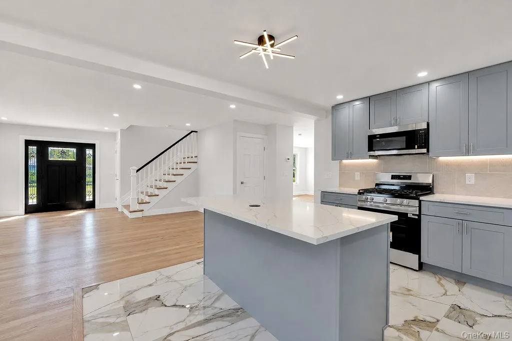 171 FERRARIS Street, Babylon, NY, 6 Bedrooms Bedrooms, 15 Rooms Rooms,5 BathroomsBathrooms,Residential,For Rent,FERRARIS,0,1047354 171 FERRARIS Street, Babylon, NY, 6 Bedrooms Bedrooms, 15 Rooms Rooms,5 BathroomsBathrooms,Residential,For Rent,FERRARIS,0,1047354