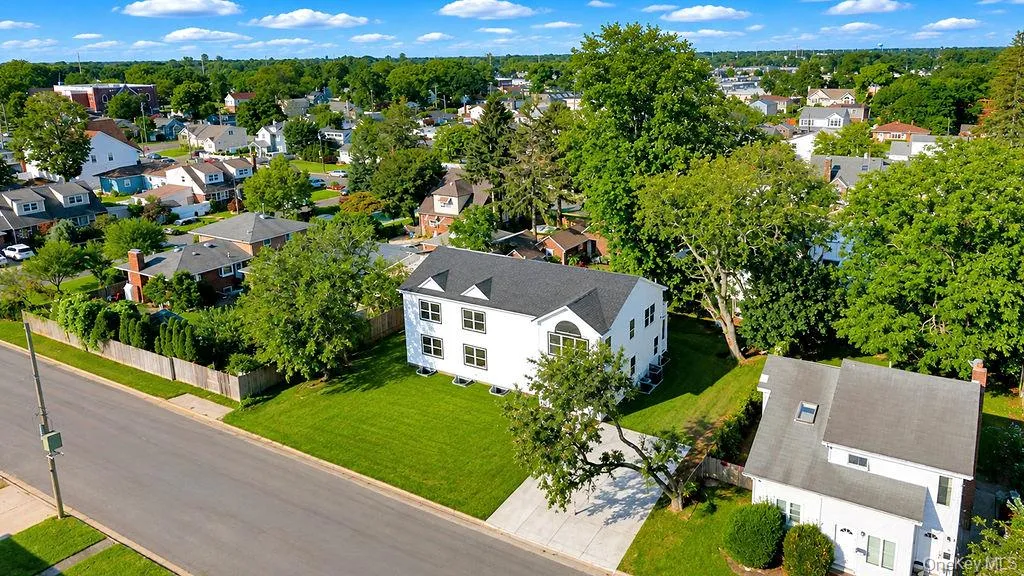 171 FERRARIS Street, Babylon, NY, 6 Bedrooms Bedrooms, 15 Rooms Rooms,5 BathroomsBathrooms,Residential,For Rent,FERRARIS,0,1047354 171 FERRARIS Street, Babylon, NY, 6 Bedrooms Bedrooms, 15 Rooms Rooms,5 BathroomsBathrooms,Residential,For Rent,FERRARIS,0,1047354