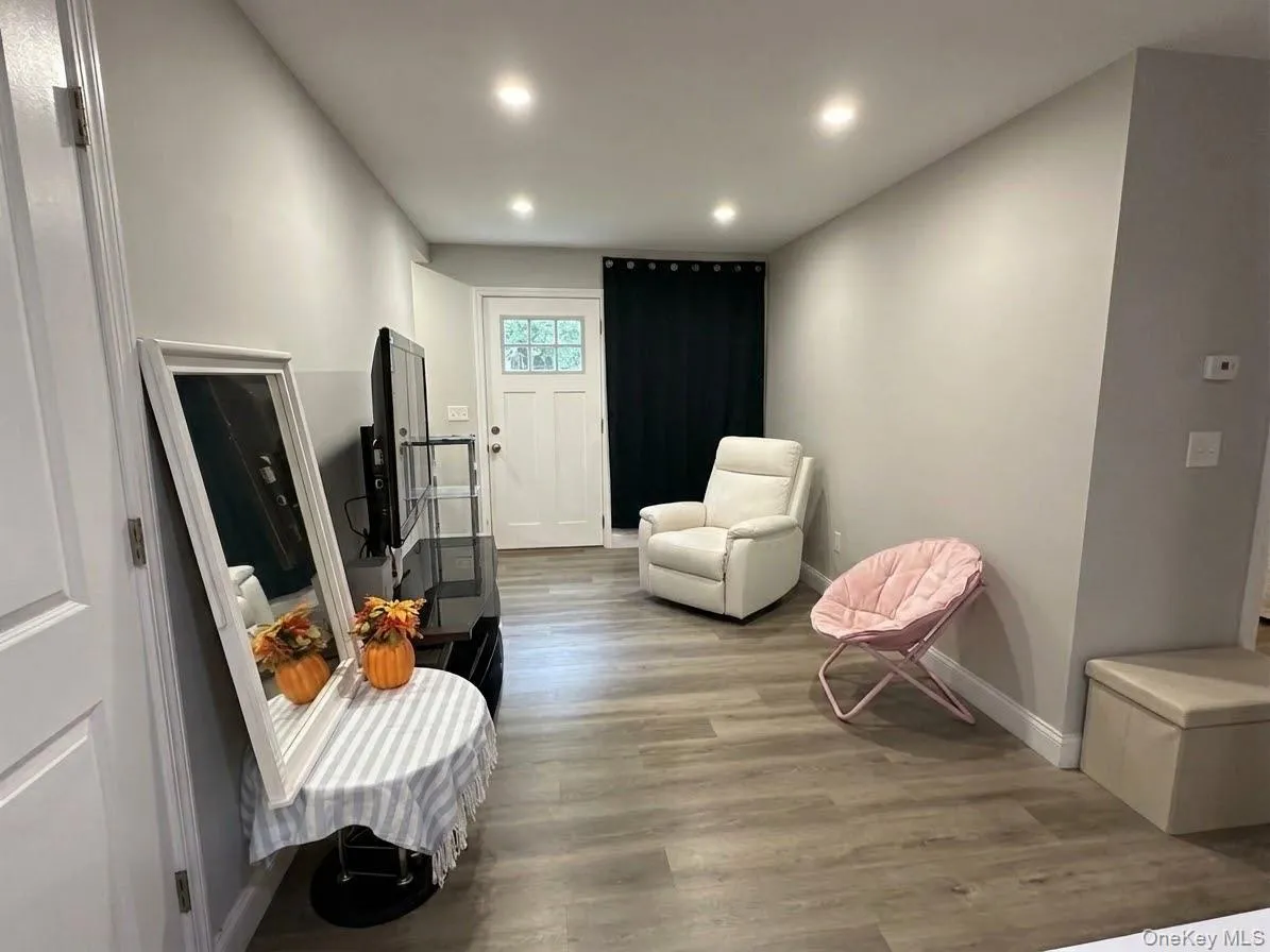 56 Gould Road, Brookhaven, NY, 3 Bedrooms Bedrooms, 6 Rooms Rooms,2 BathroomsBathrooms,Residential,For Rent,Gould,0,1047358 56 Gould Road, Brookhaven, NY, 3 Bedrooms Bedrooms, 6 Rooms Rooms,2 BathroomsBathrooms,Residential,For Rent,Gould,0,1047358