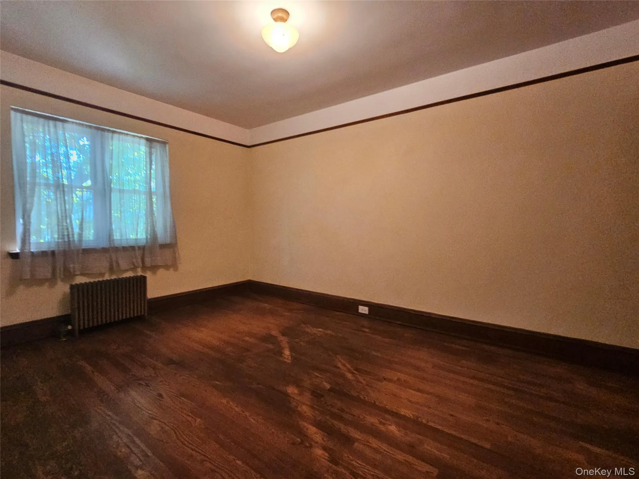 8121 77th Avenue, New York, NY, 3 Bedrooms Bedrooms, 6 Rooms Rooms,1 BathroomBathrooms,Residential,For Rent,77th,0,1047359 8121 77th Avenue, New York, NY, 3 Bedrooms Bedrooms, 6 Rooms Rooms,1 BathroomBathrooms,Residential,For Rent,77th,0,1047359