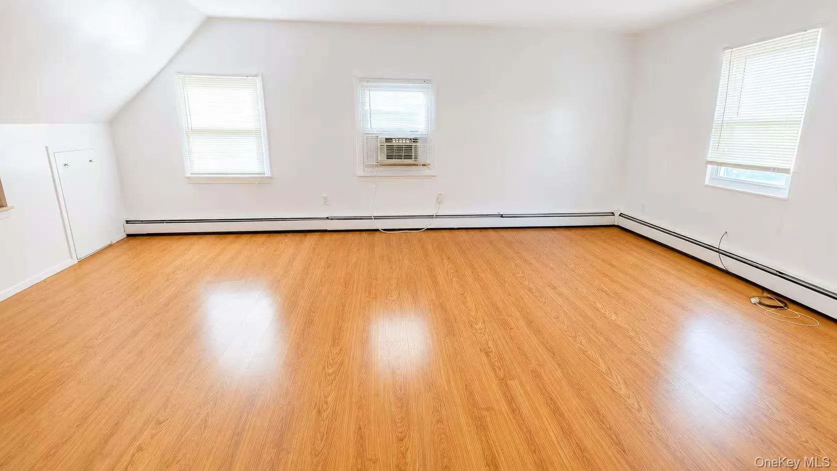 326 Curtis Avenue, North Hempstead, NY, 3 Bedrooms Bedrooms, 8 Rooms Rooms,2 BathroomsBathrooms,Residential,For Rent,Curtis,0,1047361 326 Curtis Avenue, North Hempstead, NY, 3 Bedrooms Bedrooms, 8 Rooms Rooms,2 BathroomsBathrooms,Residential,For Rent,Curtis,0,1047361