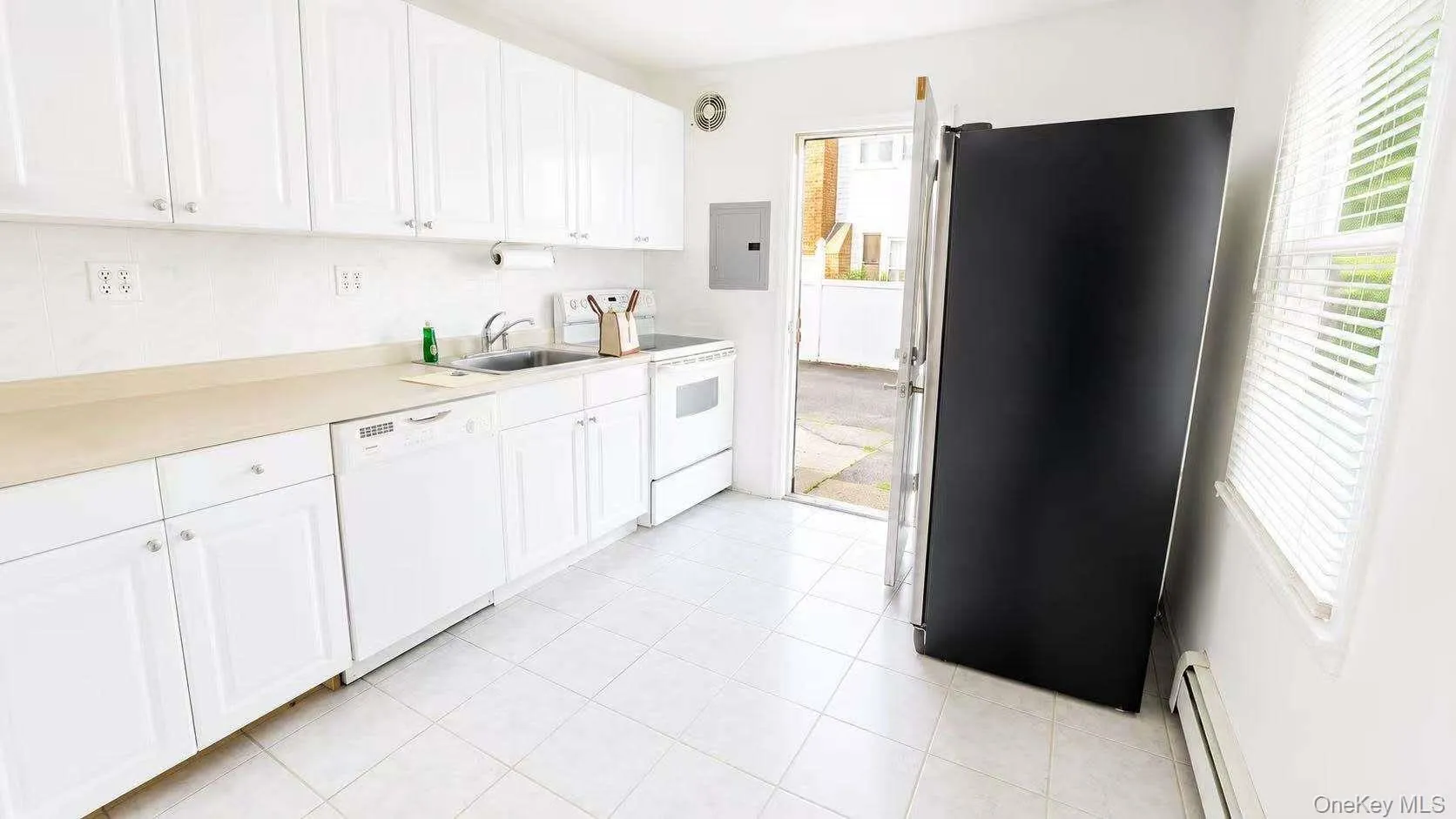 326 Curtis Avenue, North Hempstead, NY, 3 Bedrooms Bedrooms, 8 Rooms Rooms,2 BathroomsBathrooms,Residential,For Rent,Curtis,0,1047361 326 Curtis Avenue, North Hempstead, NY, 3 Bedrooms Bedrooms, 8 Rooms Rooms,2 BathroomsBathrooms,Residential,For Rent,Curtis,0,1047361