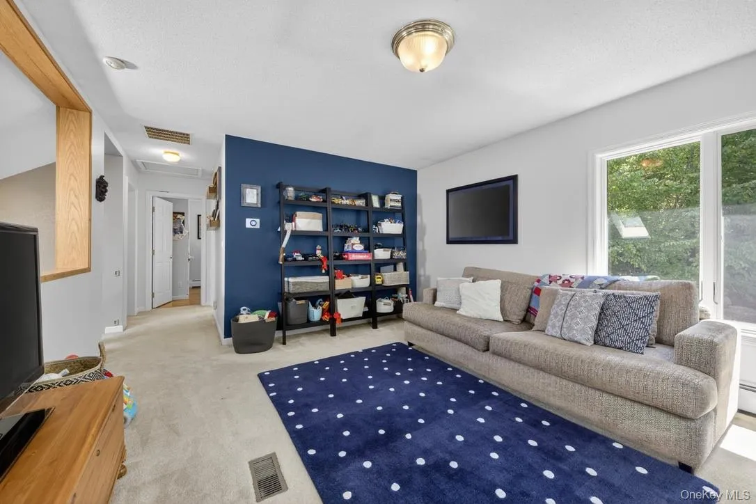 305 Oak Lane, Newburgh (town), NY, 3 Bedrooms Bedrooms, 8 Rooms Rooms,2 BathroomsBathrooms,Residential,For Rent,Oak,0,1047371 305 Oak Lane, Newburgh (town), NY, 3 Bedrooms Bedrooms, 8 Rooms Rooms,2 BathroomsBathrooms,Residential,For Rent,Oak,0,1047371