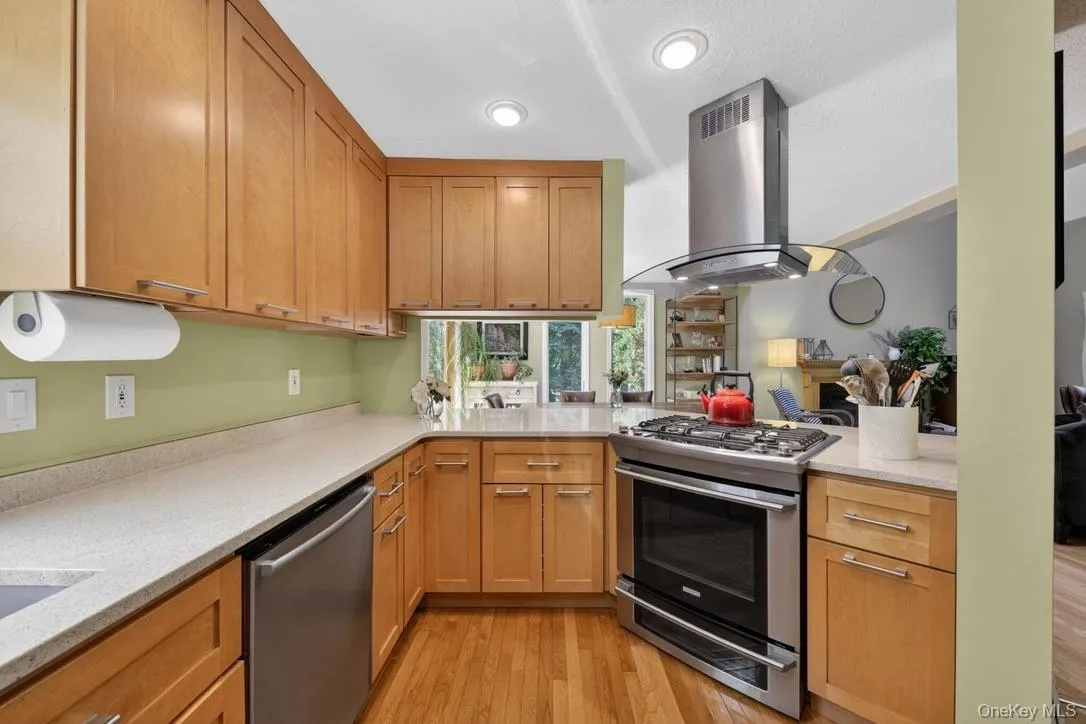 305 Oak Lane, Newburgh (town), NY, 3 Bedrooms Bedrooms, 8 Rooms Rooms,2 BathroomsBathrooms,Residential,For Rent,Oak,0,1047371 305 Oak Lane, Newburgh (town), NY, 3 Bedrooms Bedrooms, 8 Rooms Rooms,2 BathroomsBathrooms,Residential,For Rent,Oak,0,1047371
