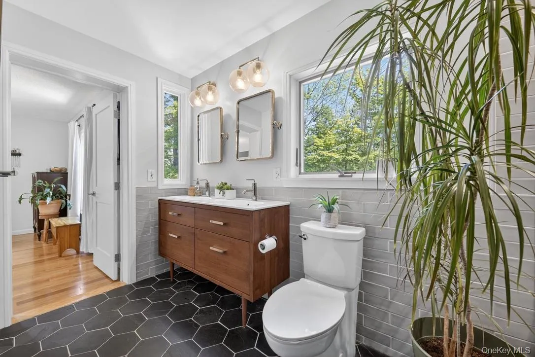 305 Oak Lane, Newburgh (town), NY, 3 Bedrooms Bedrooms, 8 Rooms Rooms,2 BathroomsBathrooms,Residential,For Rent,Oak,0,1047371 305 Oak Lane, Newburgh (town), NY, 3 Bedrooms Bedrooms, 8 Rooms Rooms,2 BathroomsBathrooms,Residential,For Rent,Oak,0,1047371
