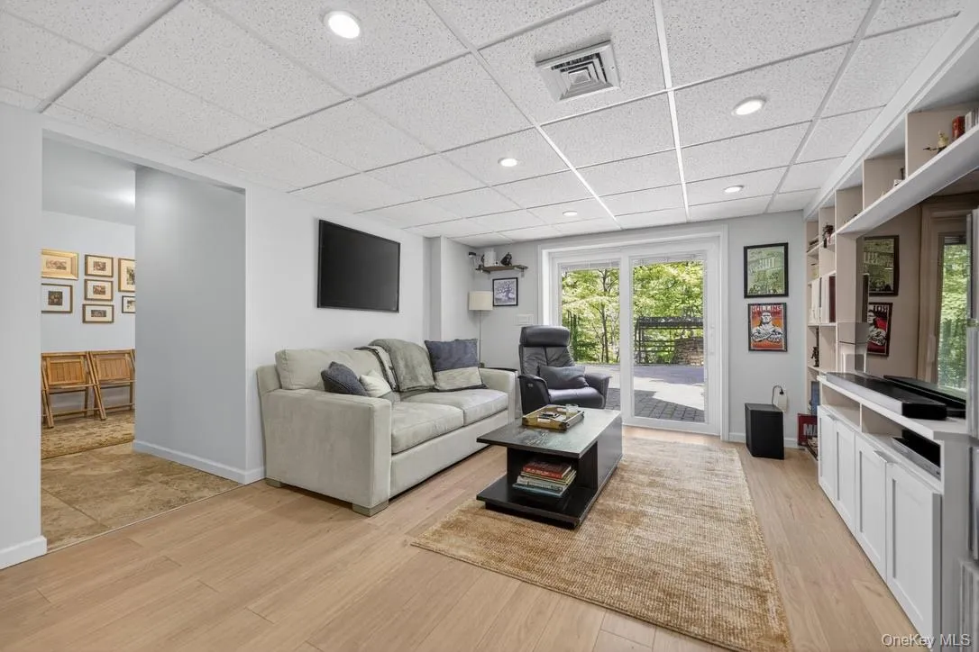 305 Oak Lane, Newburgh (town), NY, 3 Bedrooms Bedrooms, 8 Rooms Rooms,2 BathroomsBathrooms,Residential,For Rent,Oak,0,1047371 305 Oak Lane, Newburgh (town), NY, 3 Bedrooms Bedrooms, 8 Rooms Rooms,2 BathroomsBathrooms,Residential,For Rent,Oak,0,1047371