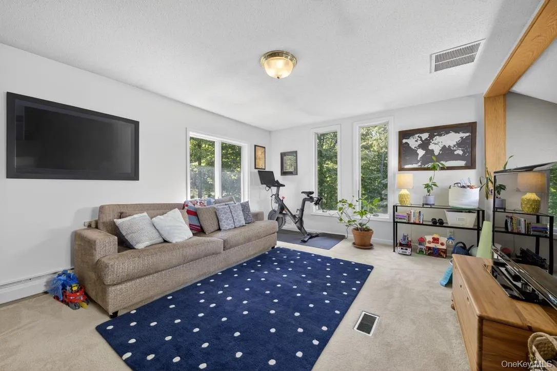 305 Oak Lane, Newburgh (town), NY, 3 Bedrooms Bedrooms, 8 Rooms Rooms,2 BathroomsBathrooms,Residential,For Rent,Oak,0,1047371 305 Oak Lane, Newburgh (town), NY, 3 Bedrooms Bedrooms, 8 Rooms Rooms,2 BathroomsBathrooms,Residential,For Rent,Oak,0,1047371