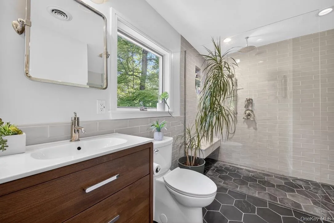 305 Oak Lane, Newburgh (town), NY, 3 Bedrooms Bedrooms, 8 Rooms Rooms,2 BathroomsBathrooms,Residential,For Rent,Oak,0,1047371 305 Oak Lane, Newburgh (town), NY, 3 Bedrooms Bedrooms, 8 Rooms Rooms,2 BathroomsBathrooms,Residential,For Rent,Oak,0,1047371