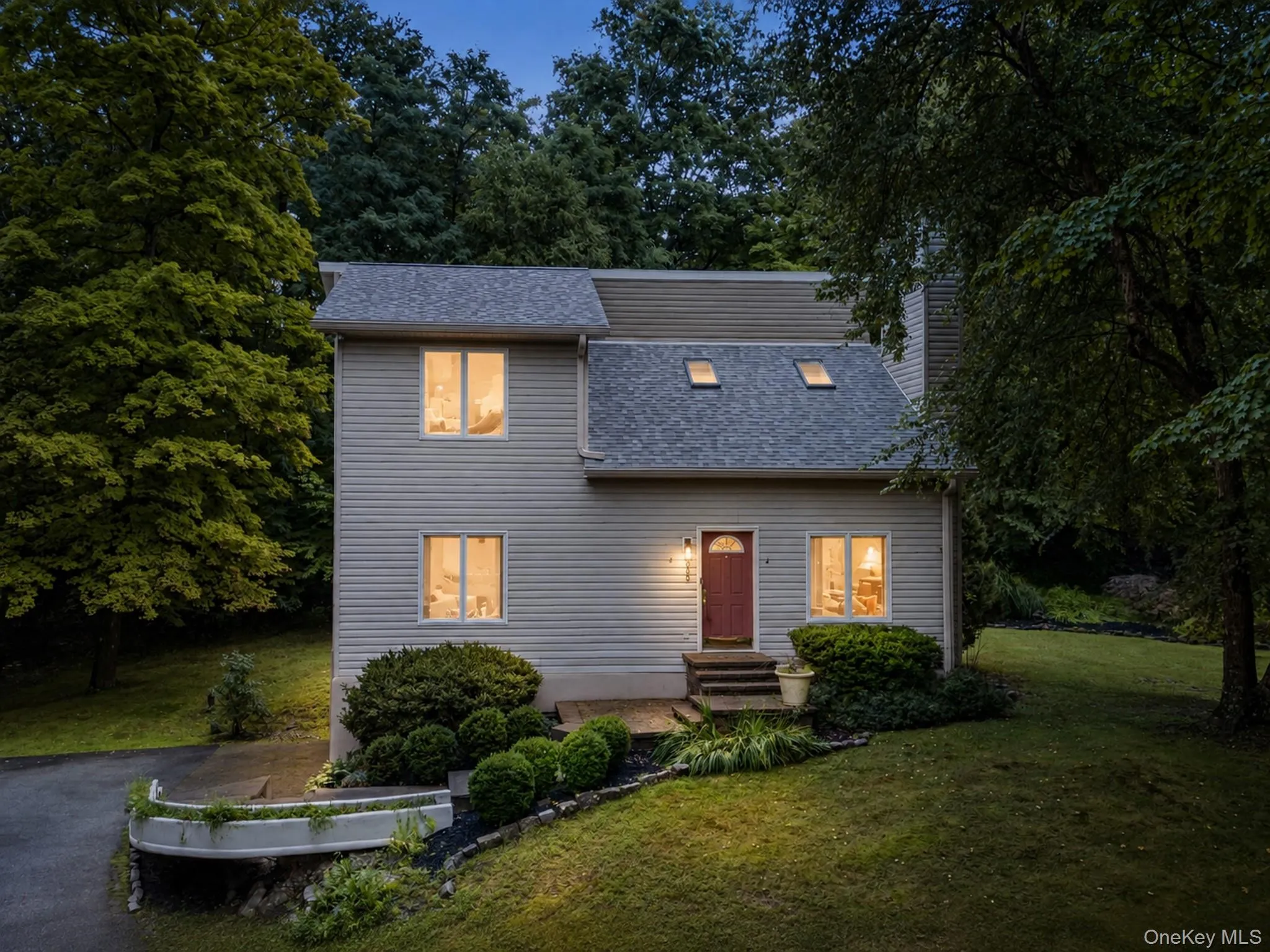305 Oak Lane, Newburgh (town), NY, 3 Bedrooms Bedrooms, 8 Rooms Rooms,2 BathroomsBathrooms,Residential,For Rent,Oak,0,1047371 305 Oak Lane, Newburgh (town), NY, 3 Bedrooms Bedrooms, 8 Rooms Rooms,2 BathroomsBathrooms,Residential,For Rent,Oak,0,1047371