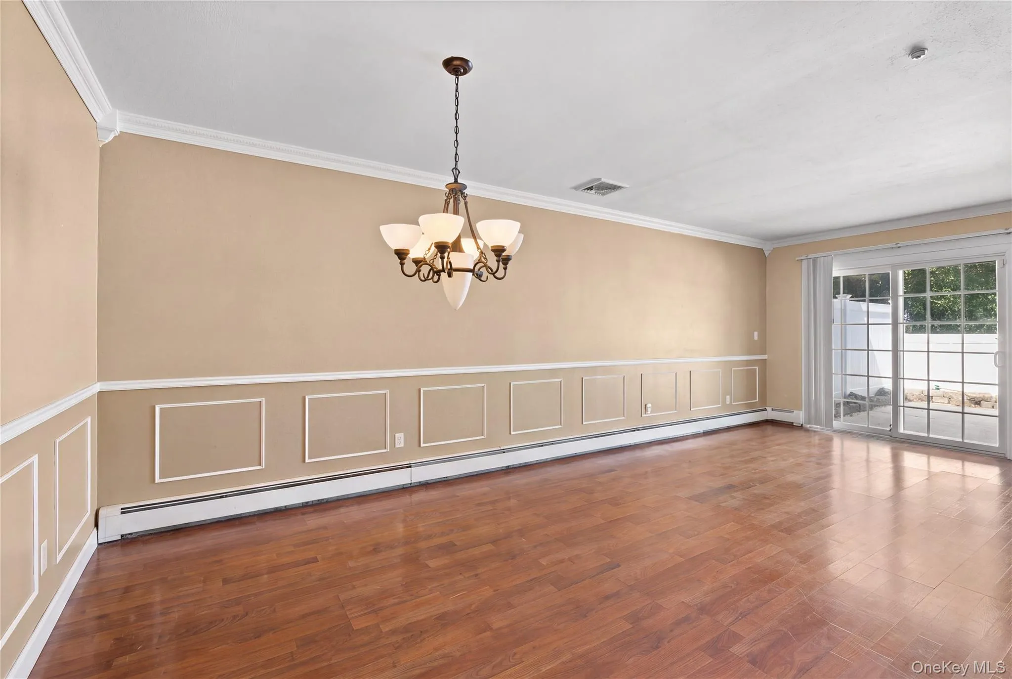 Dining Area Virtually Decluttered Dining Area Virtually Decluttered